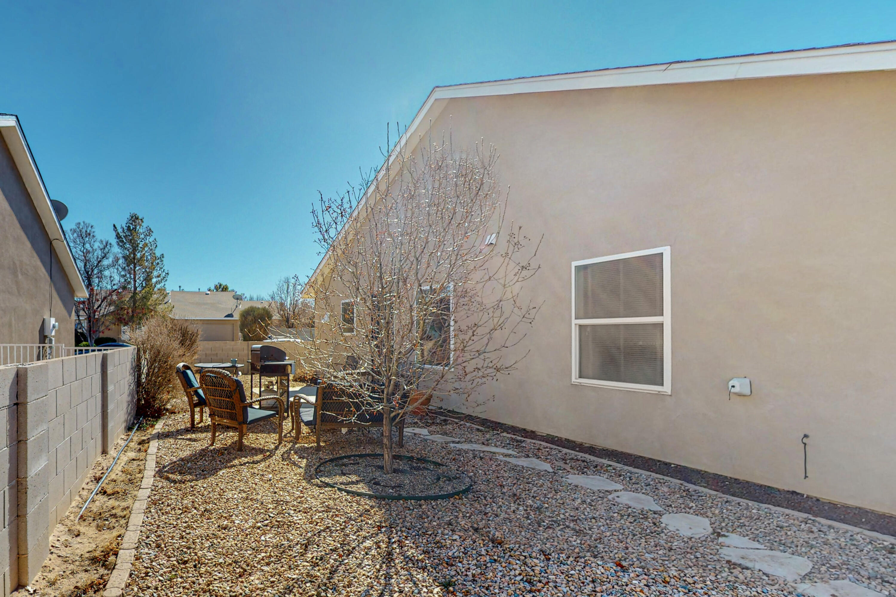 10924 BANDELIER Drive NW