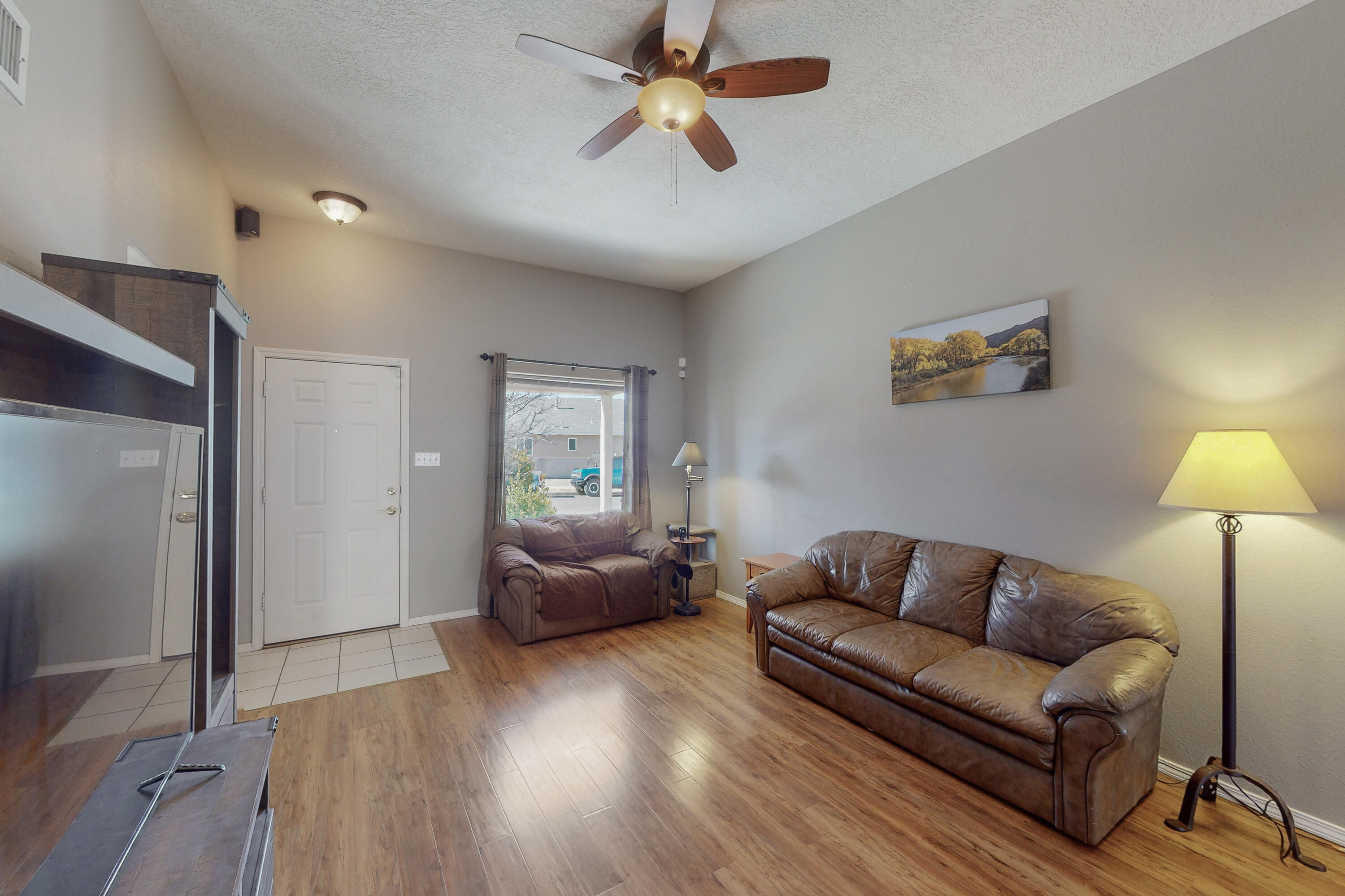 10924 BANDELIER Drive NW