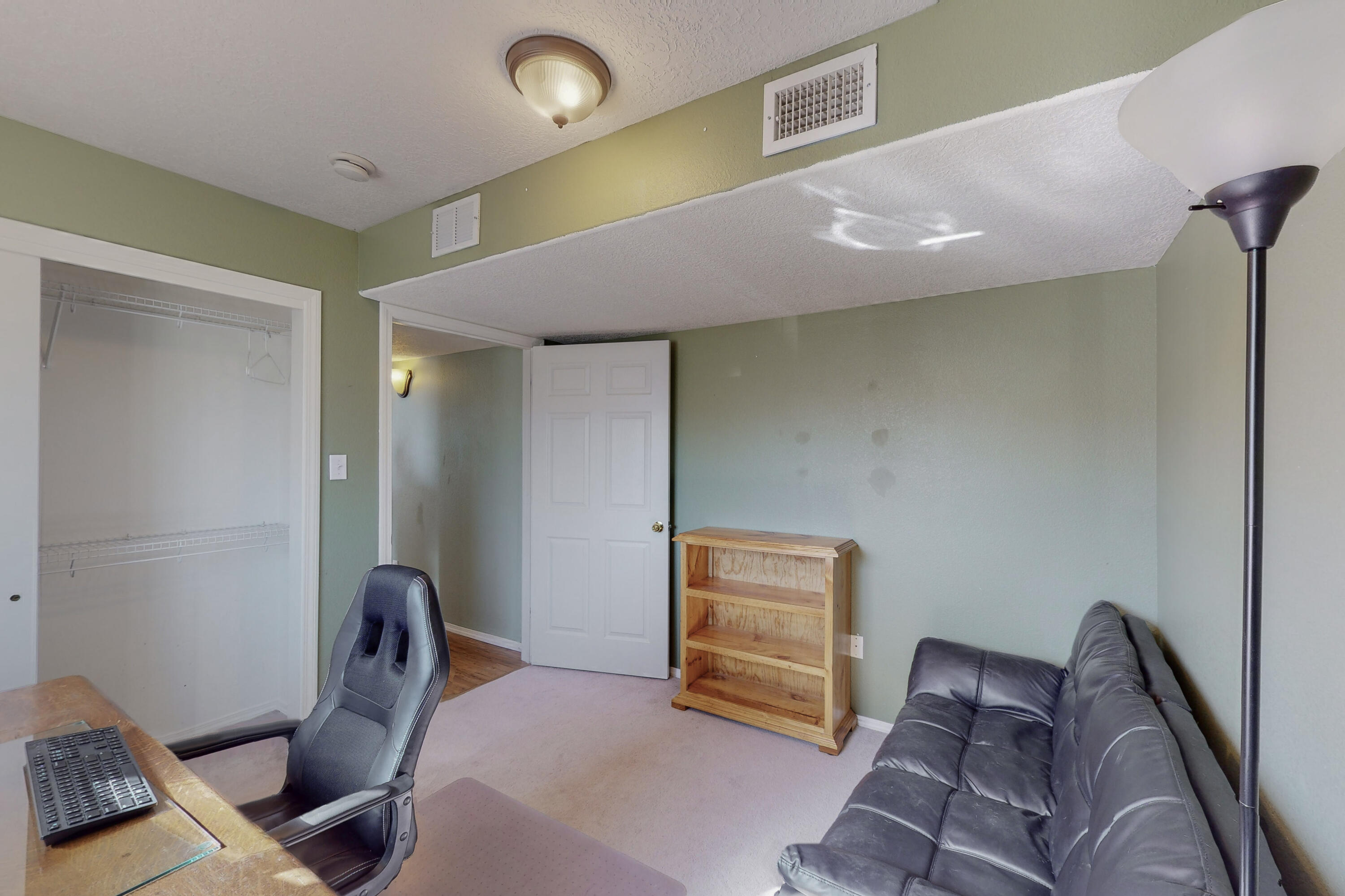 10924 BANDELIER Drive NW