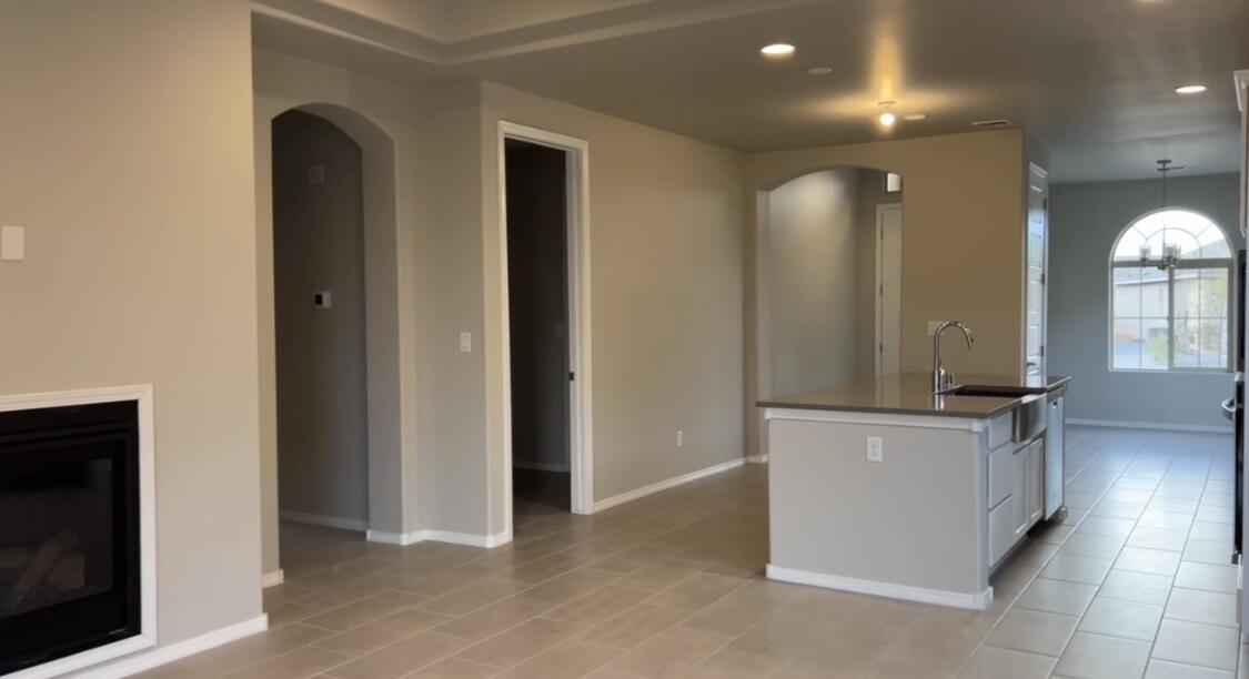 4113 CROWNED EAGLE Loop NE