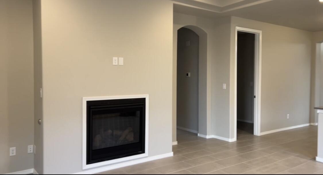 4113 CROWNED EAGLE Loop NE