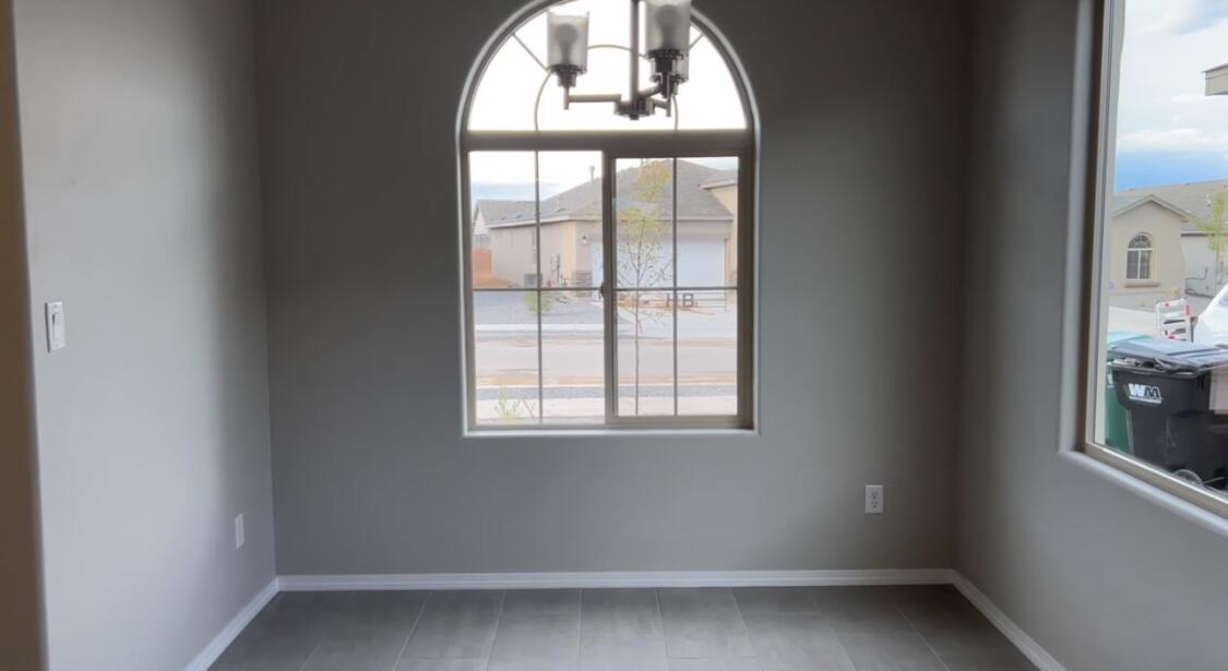 4113 CROWNED EAGLE Loop NE