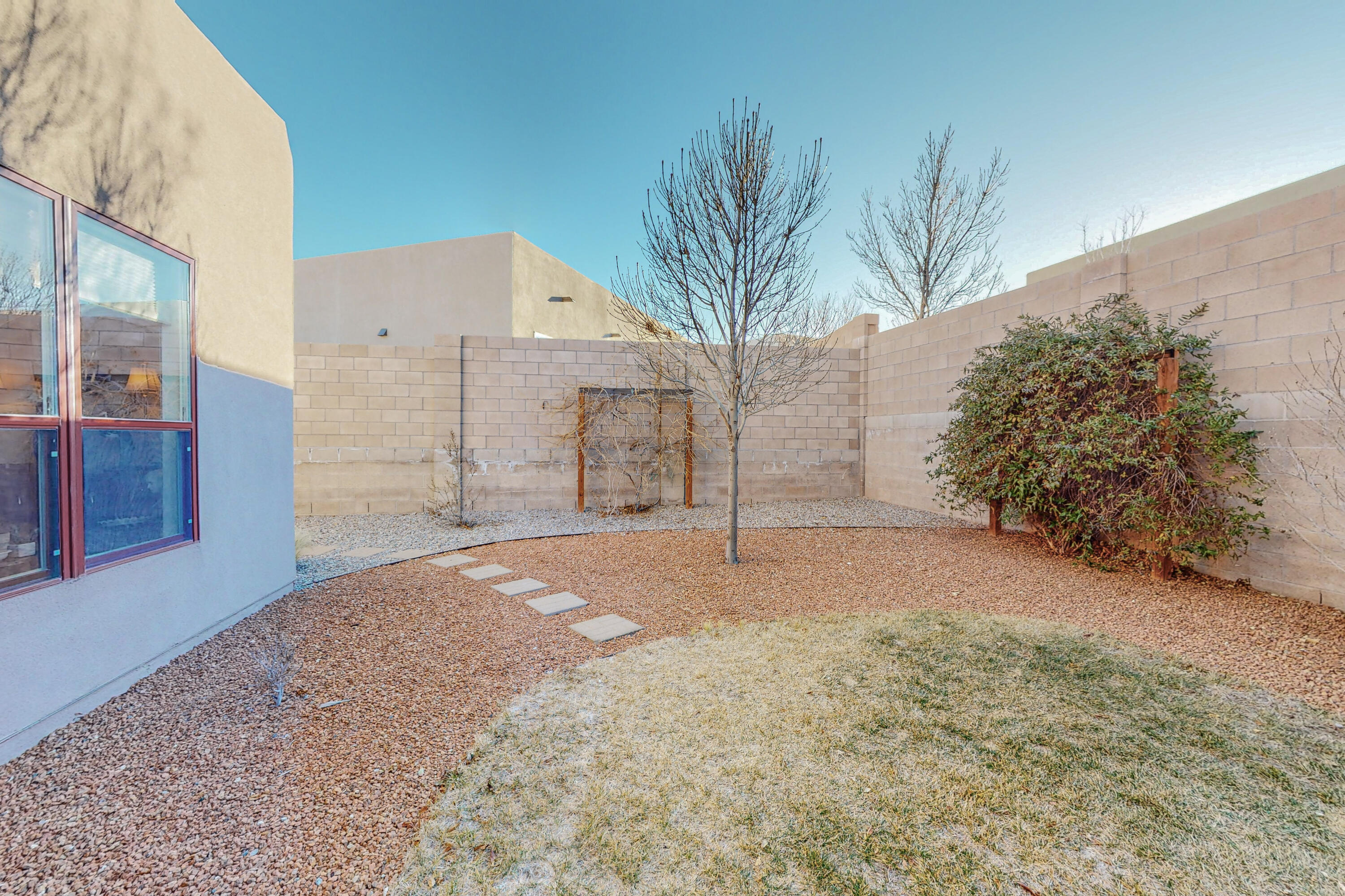 8601 DESERT RAIN Road NW