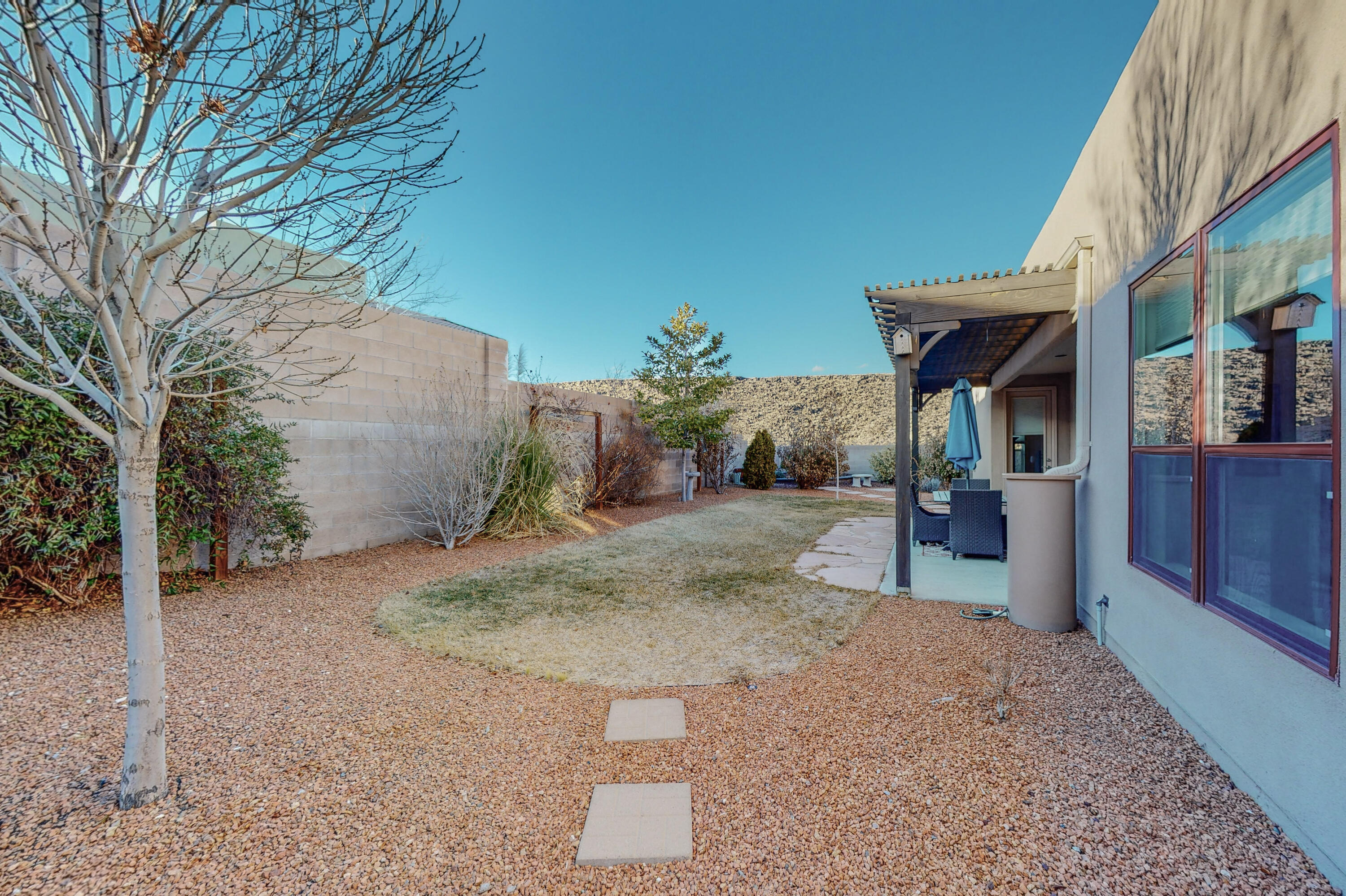 8601 DESERT RAIN Road NW