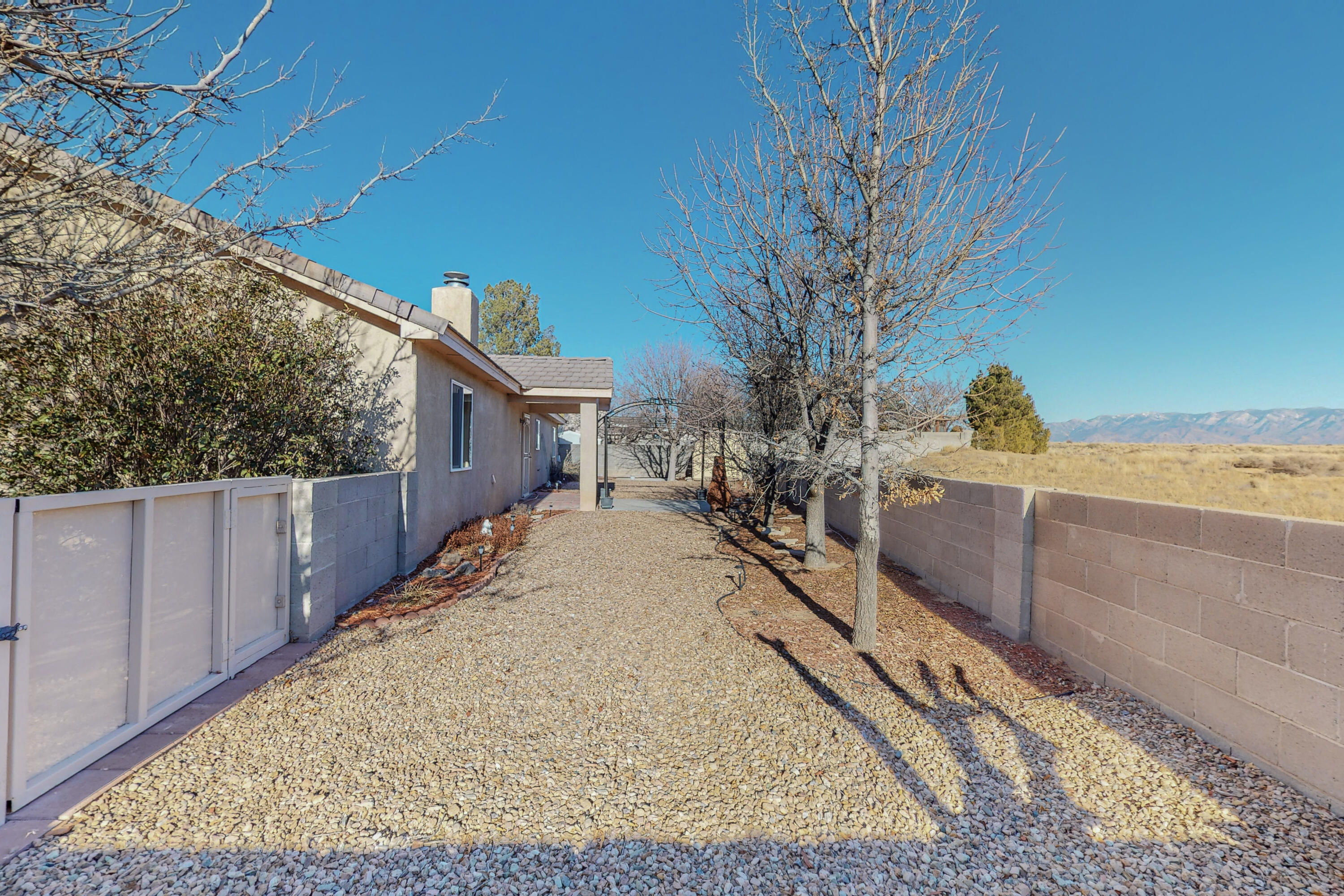 108 EL MUNDO Road