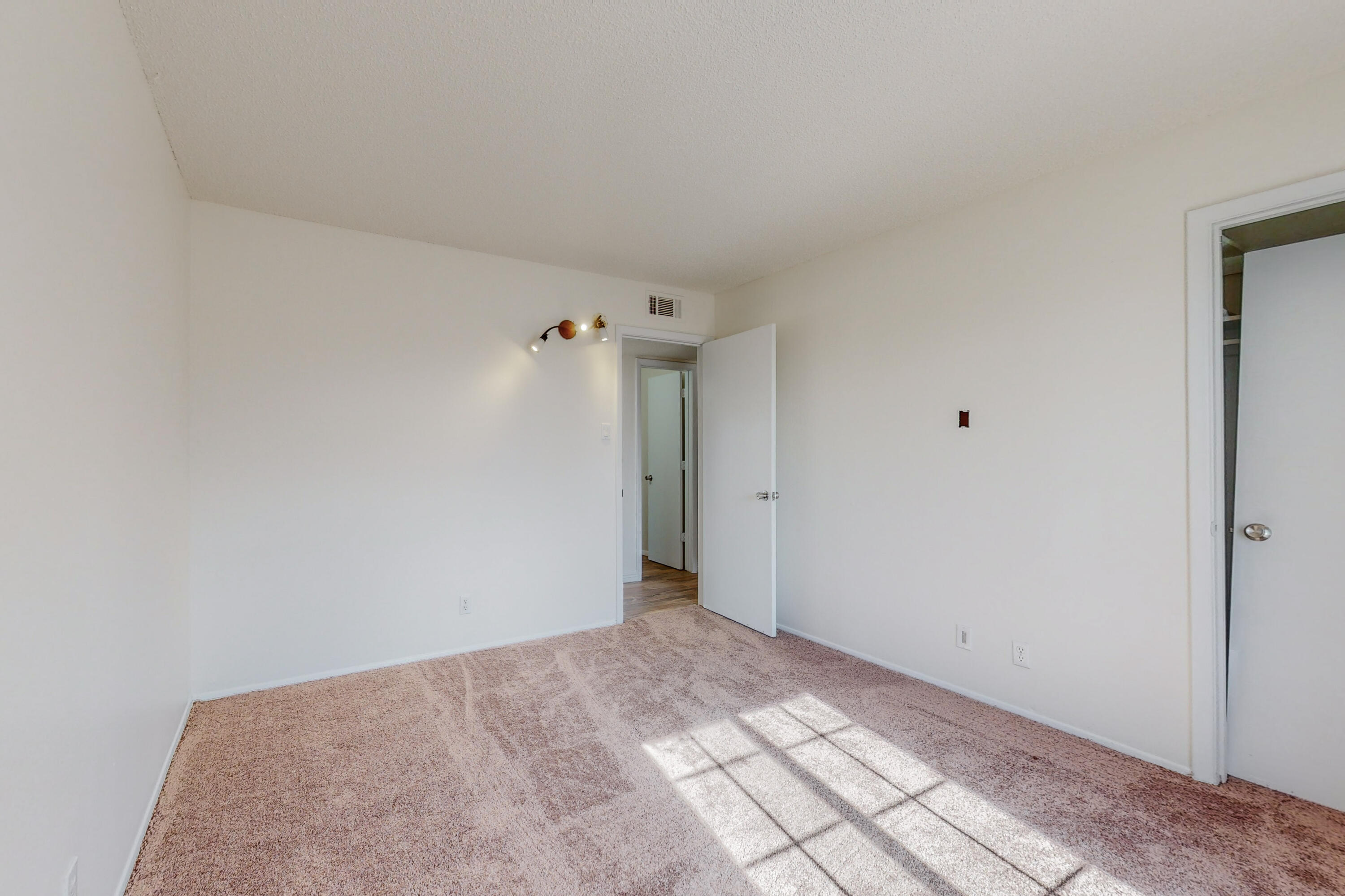 13109 COPPER Avenue NE