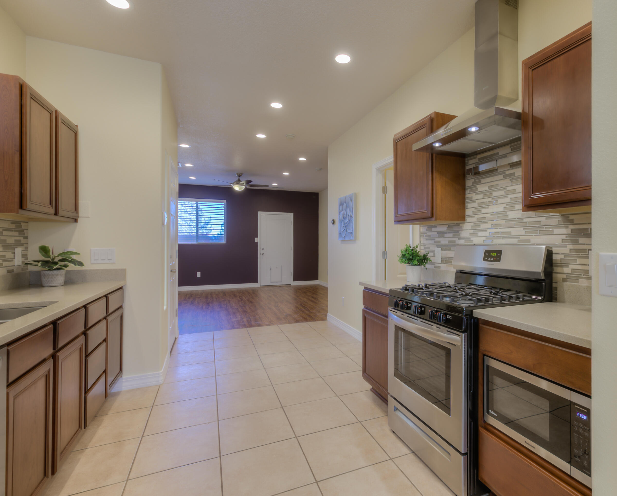 1729 Cortina Loop SE