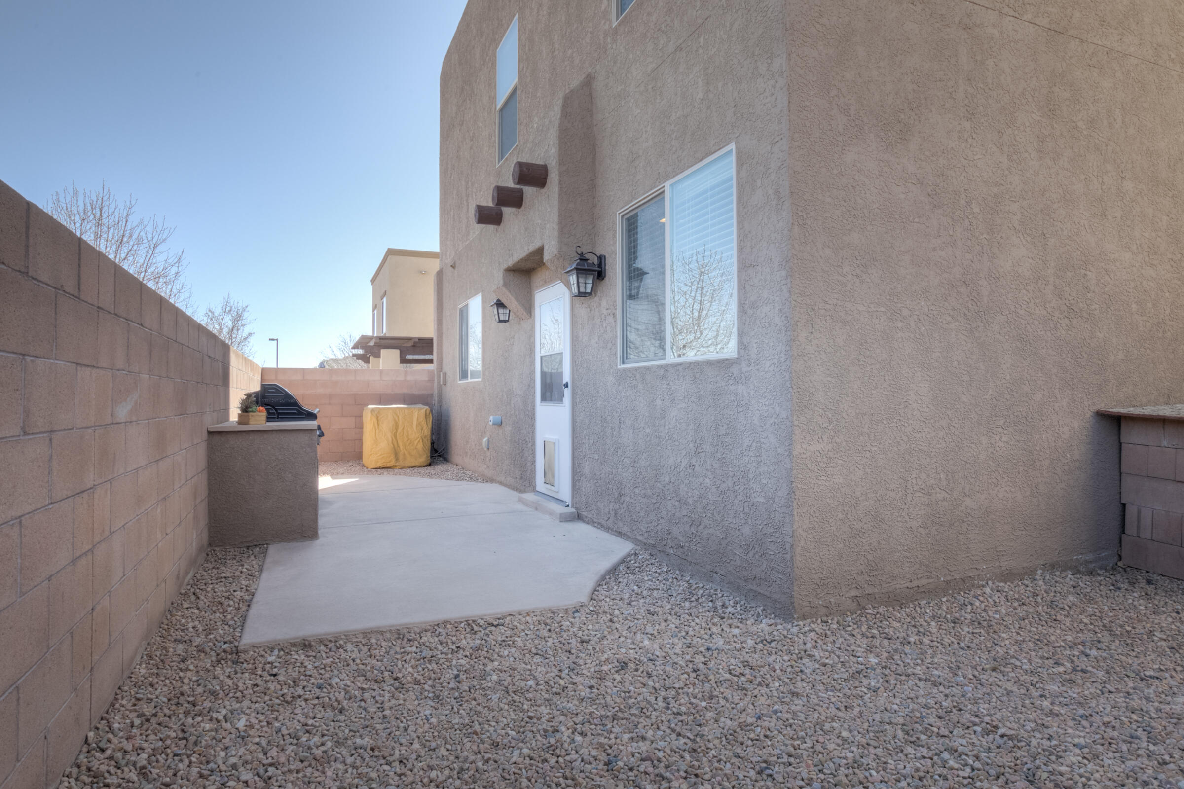 1729 Cortina Loop SE
