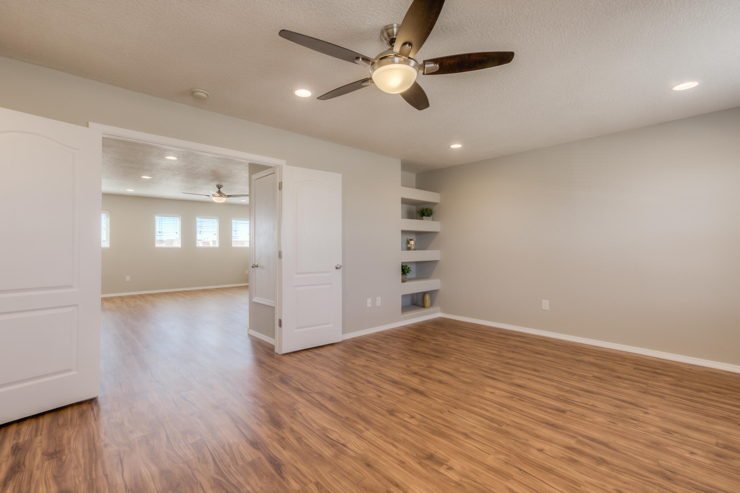 1729 Cortina Loop SE