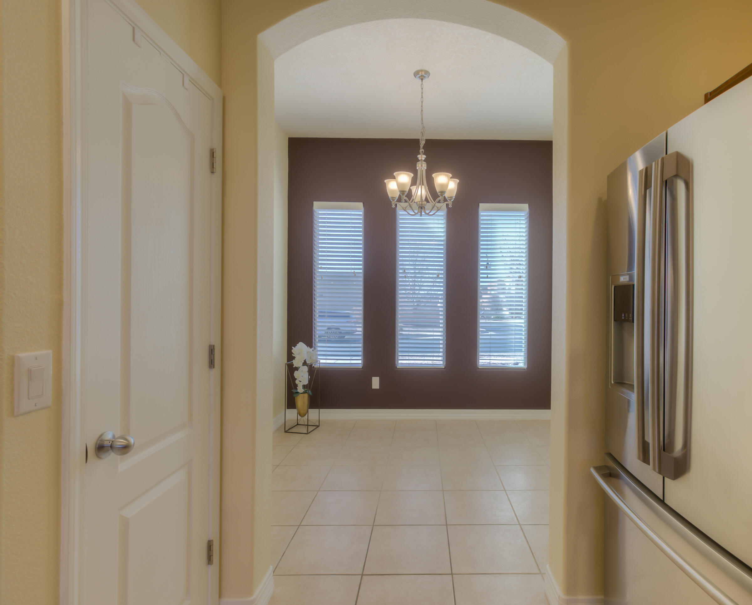 1729 Cortina Loop SE