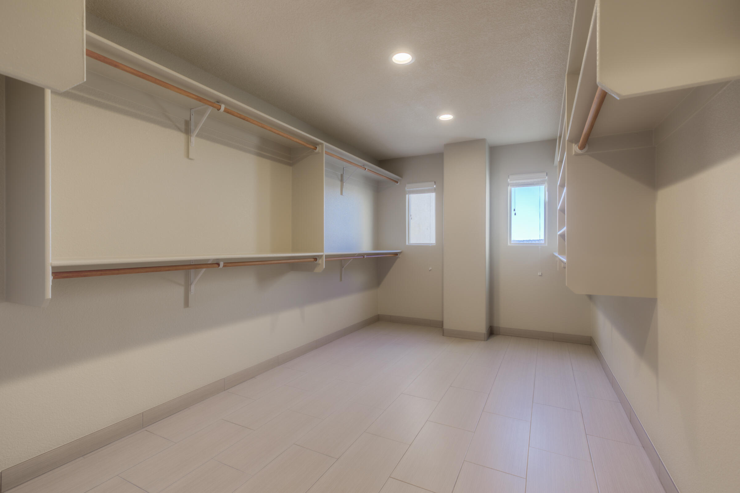 1729 Cortina Loop SE