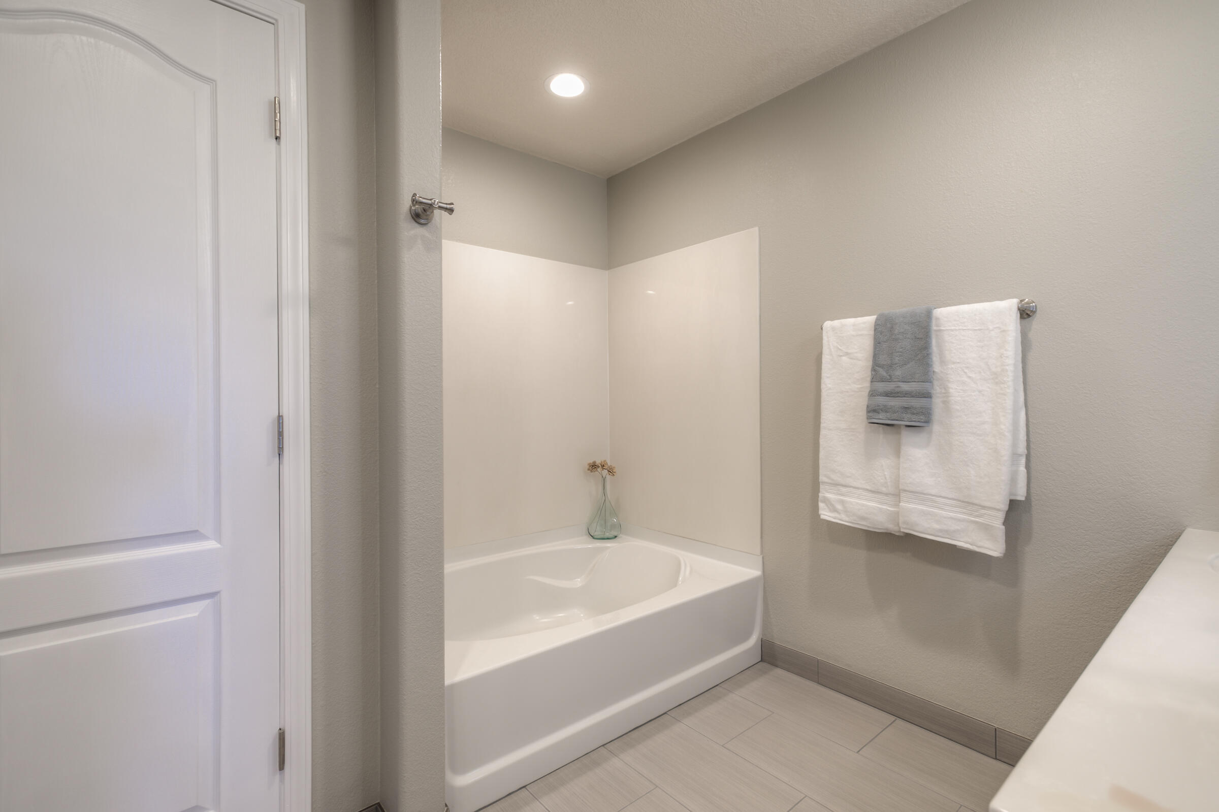 1729 Cortina Loop SE