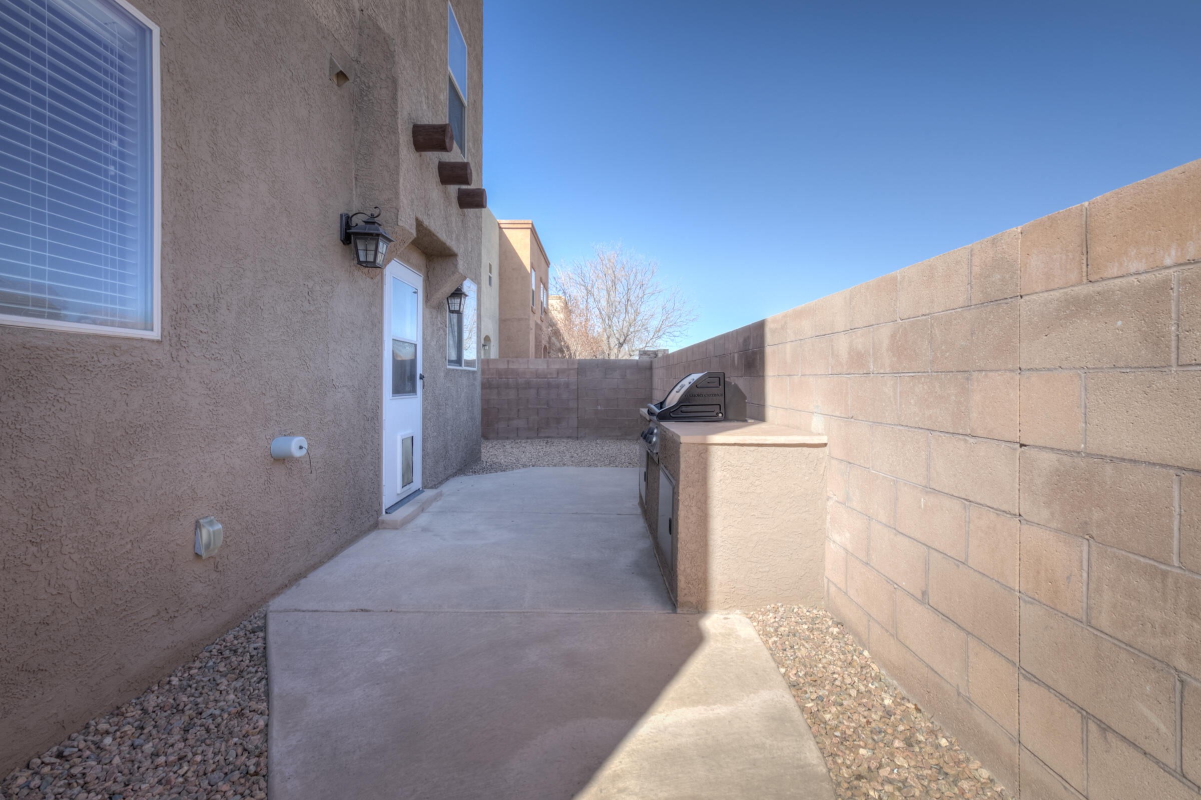 1729 Cortina Loop SE