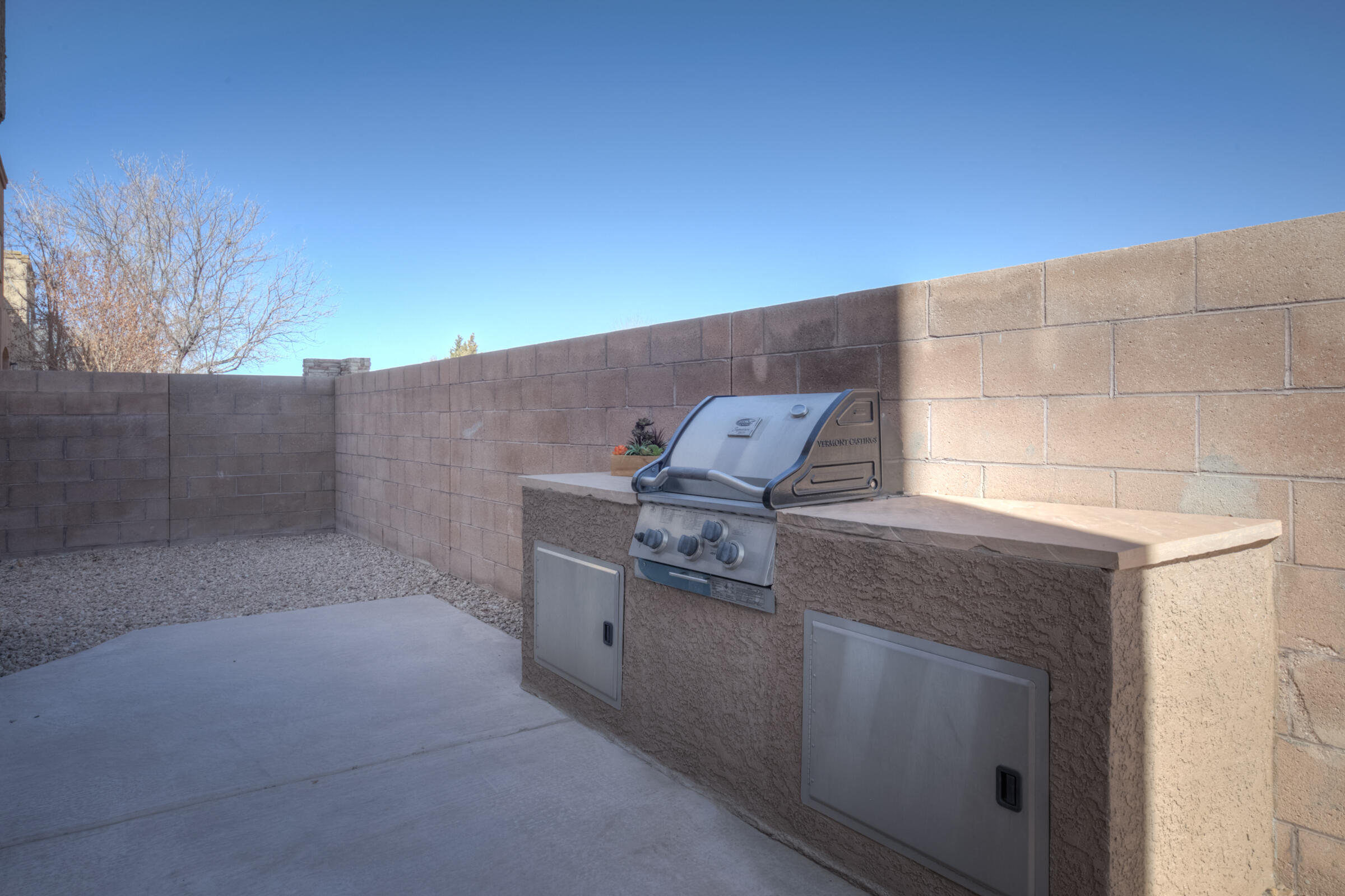 1729 Cortina Loop SE