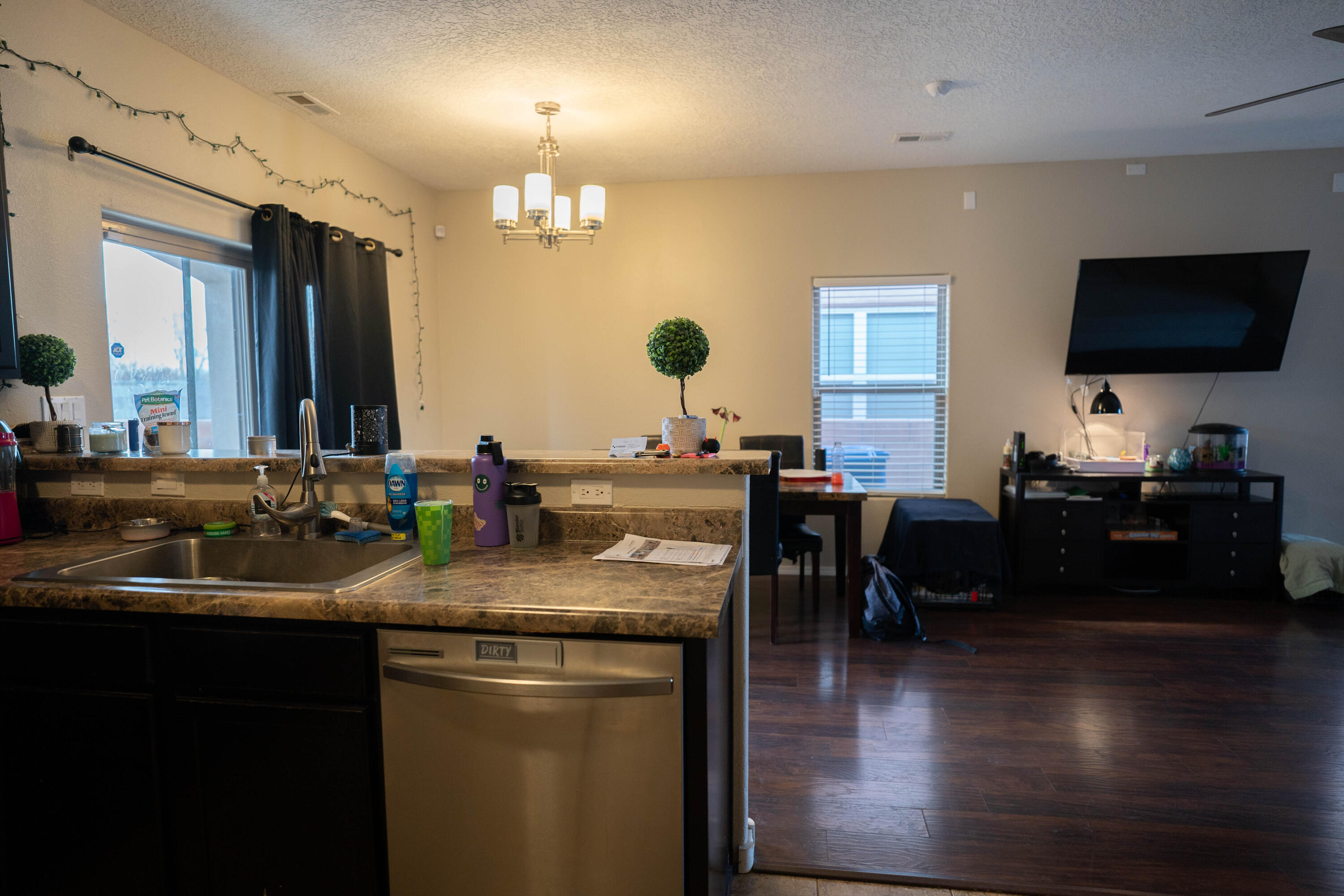 9709 SAMIA Street SW