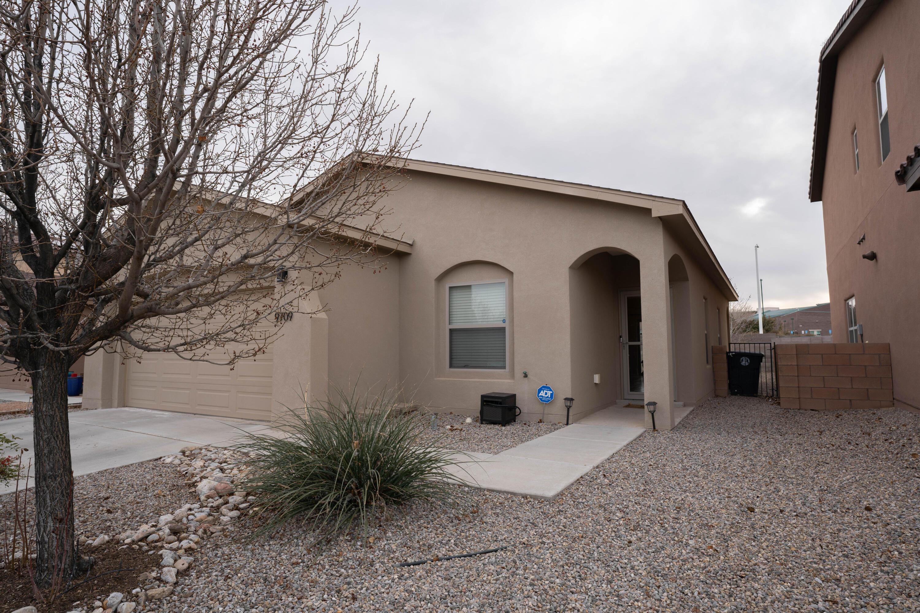 9709 SAMIA Street SW