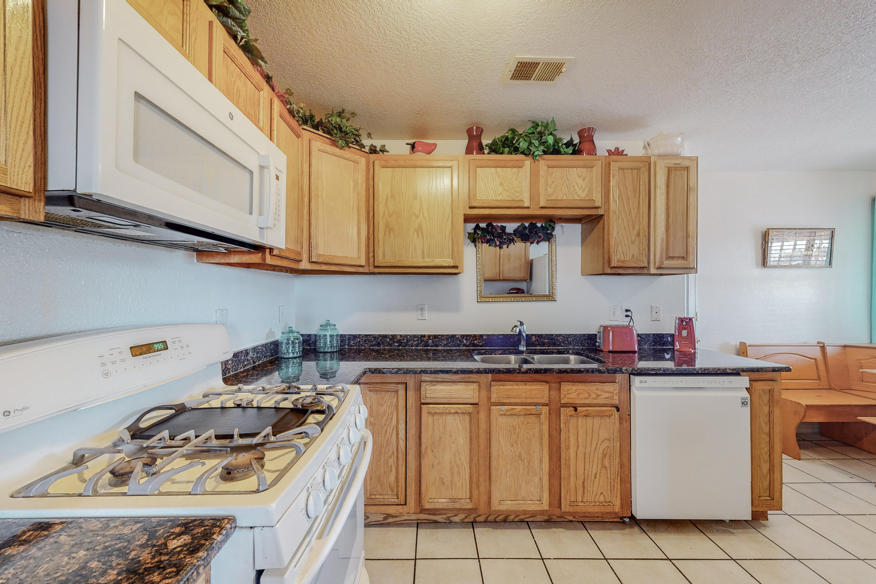 1716 DESERT BREEZE Drive SW