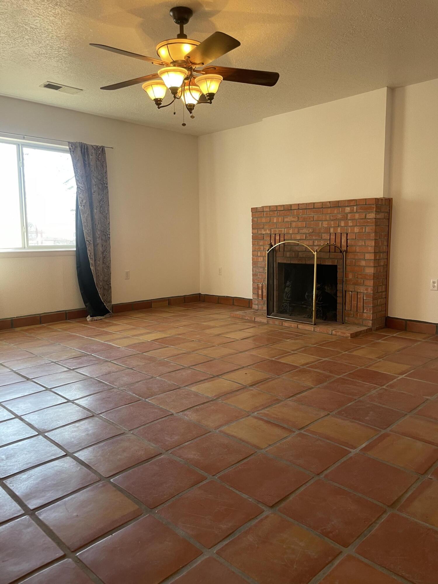 1110 Calle Del Oro