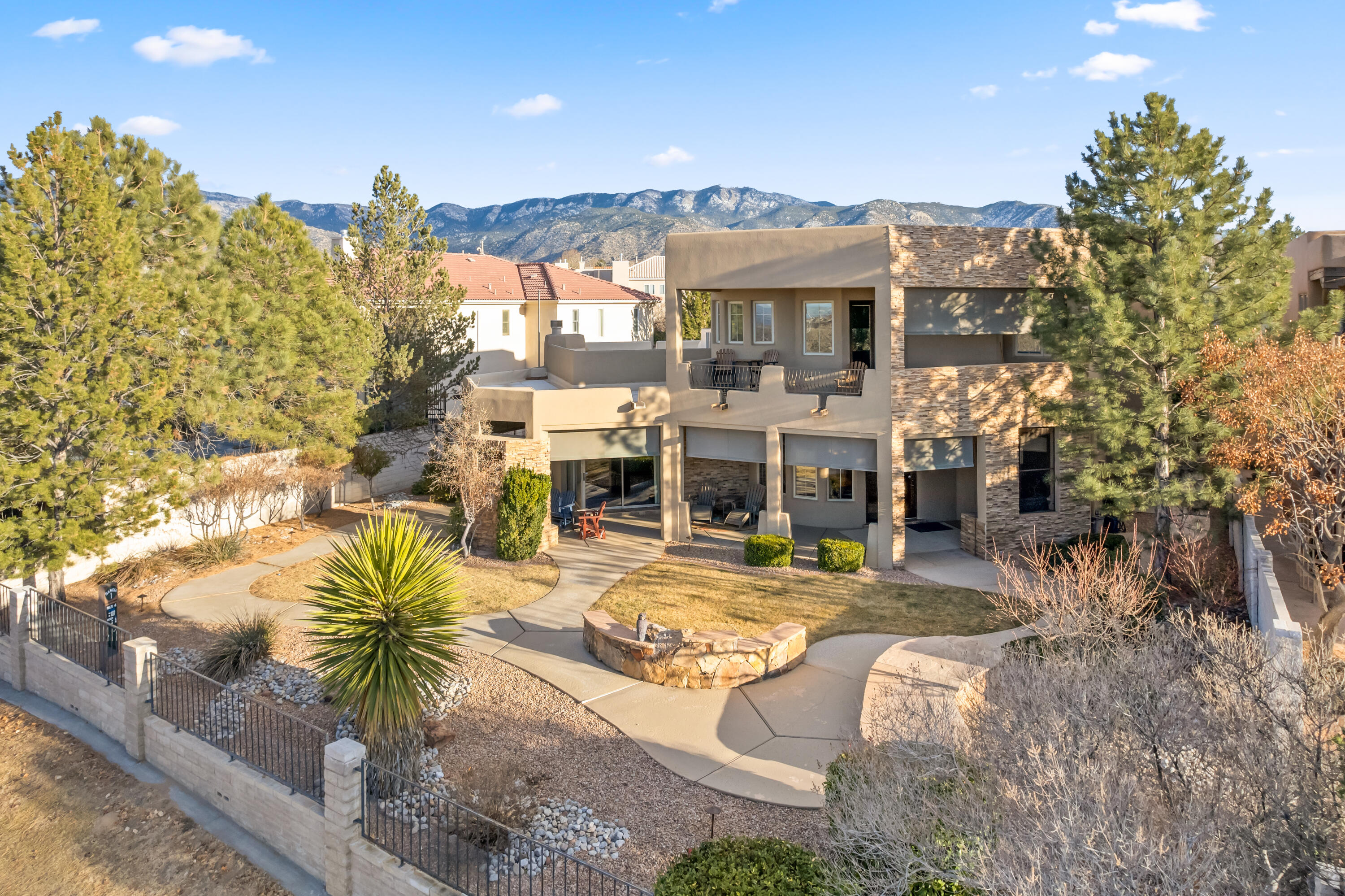 11115 INVERNESS Court NE