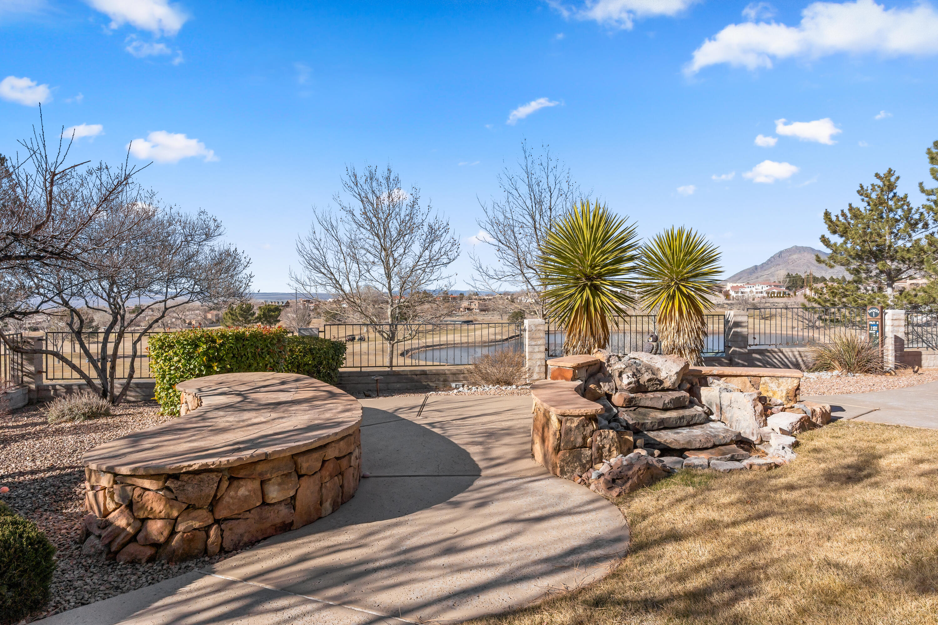 11115 INVERNESS Court NE