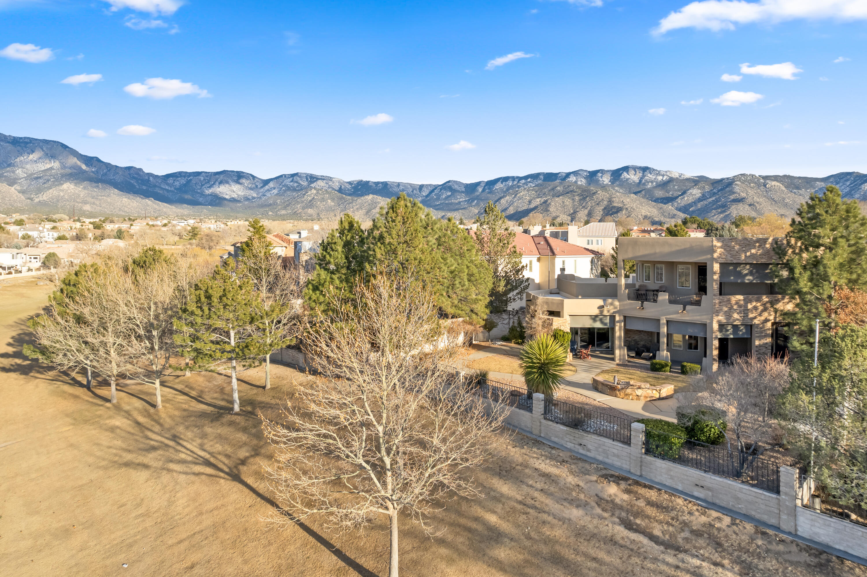 11115 INVERNESS Court NE