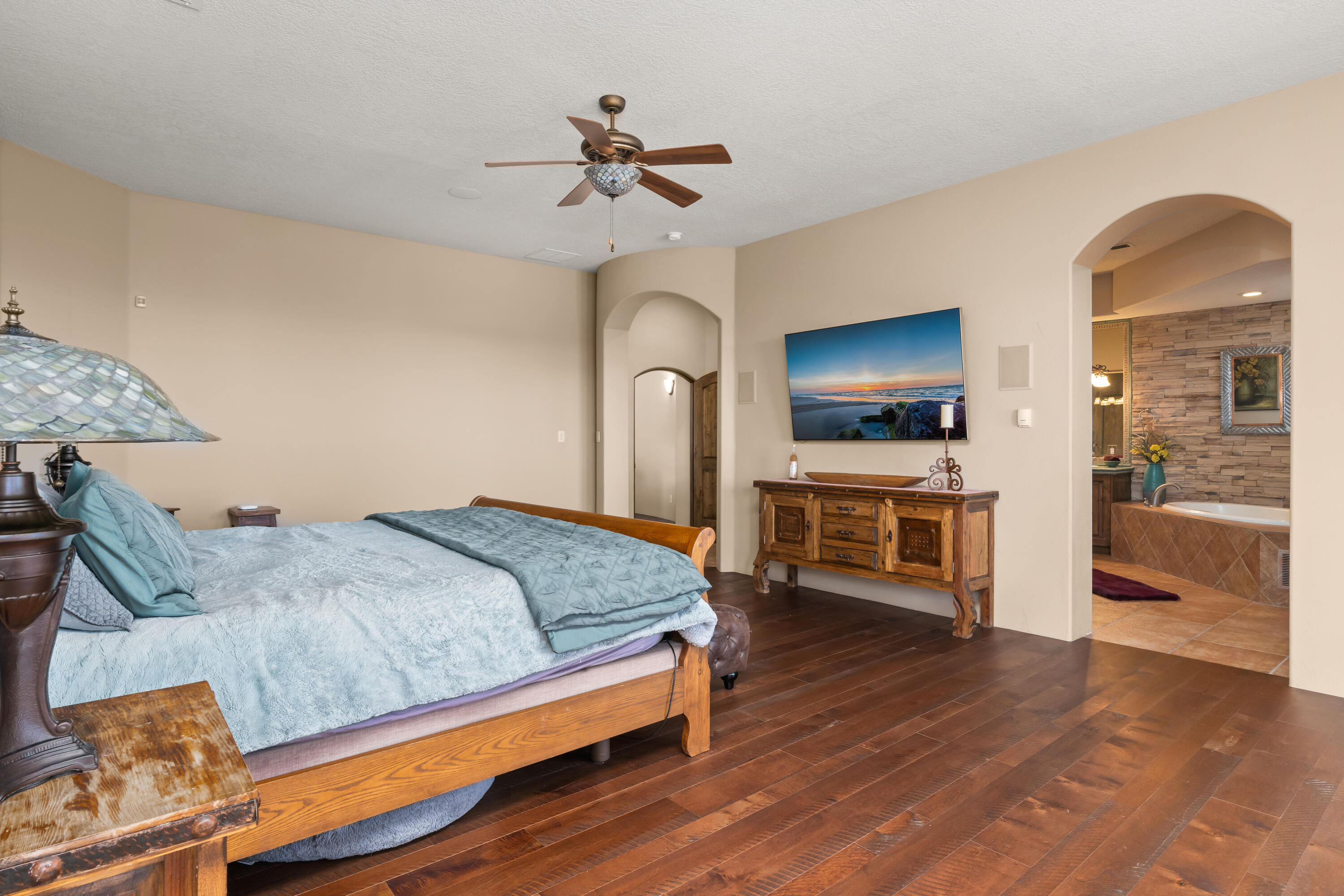 11115 INVERNESS Court NE