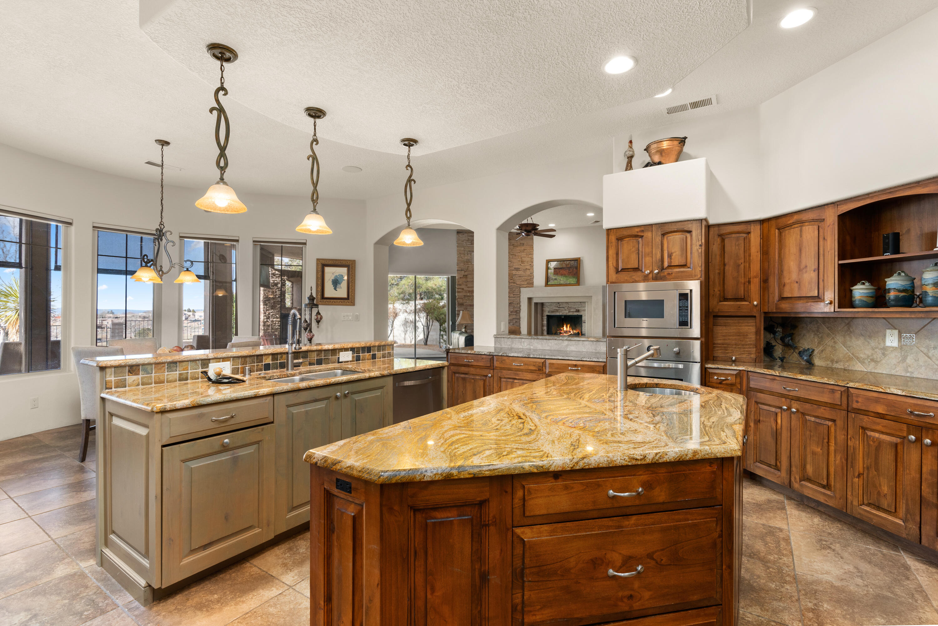 11115 INVERNESS Court NE