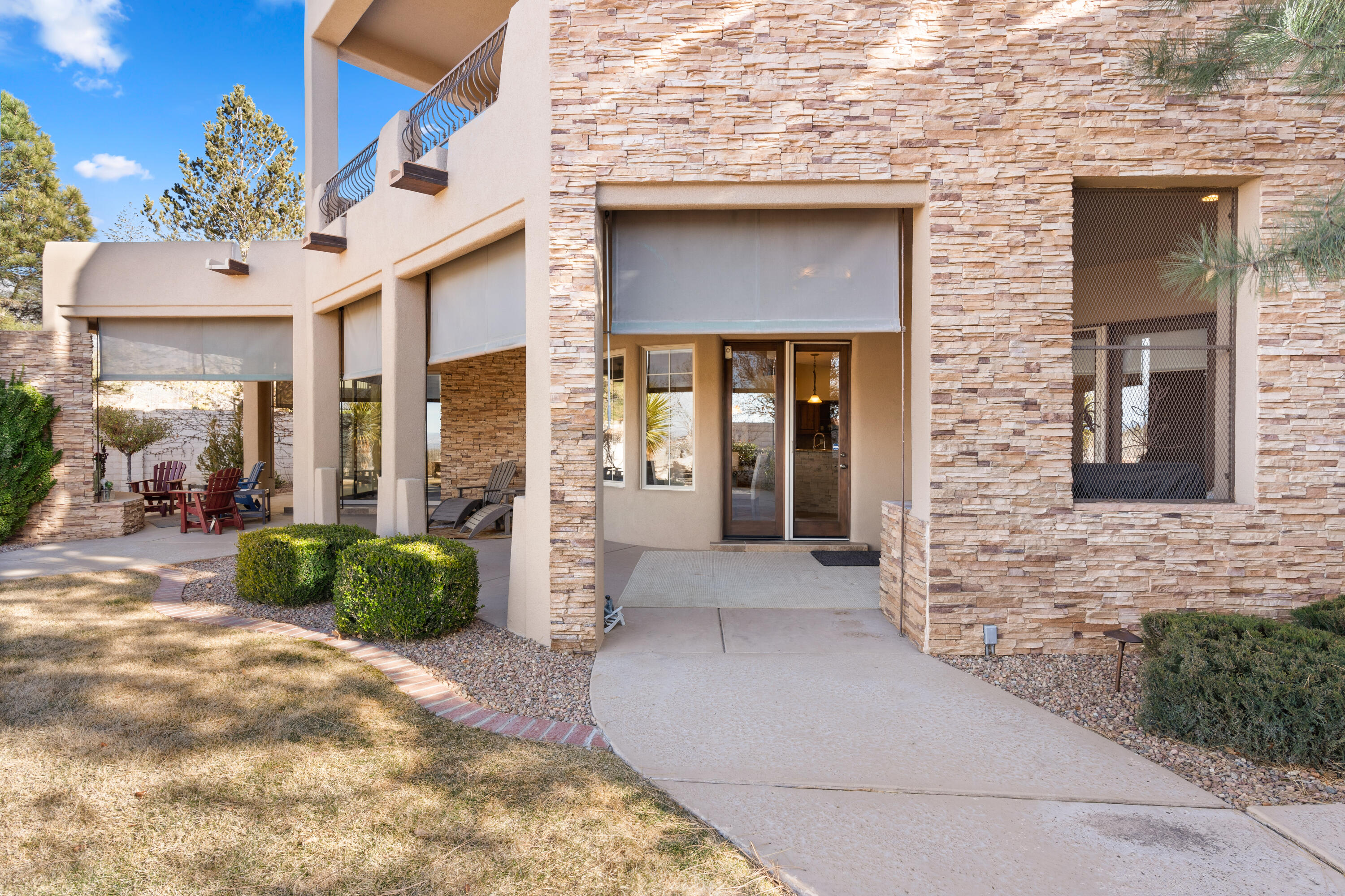11115 INVERNESS Court NE