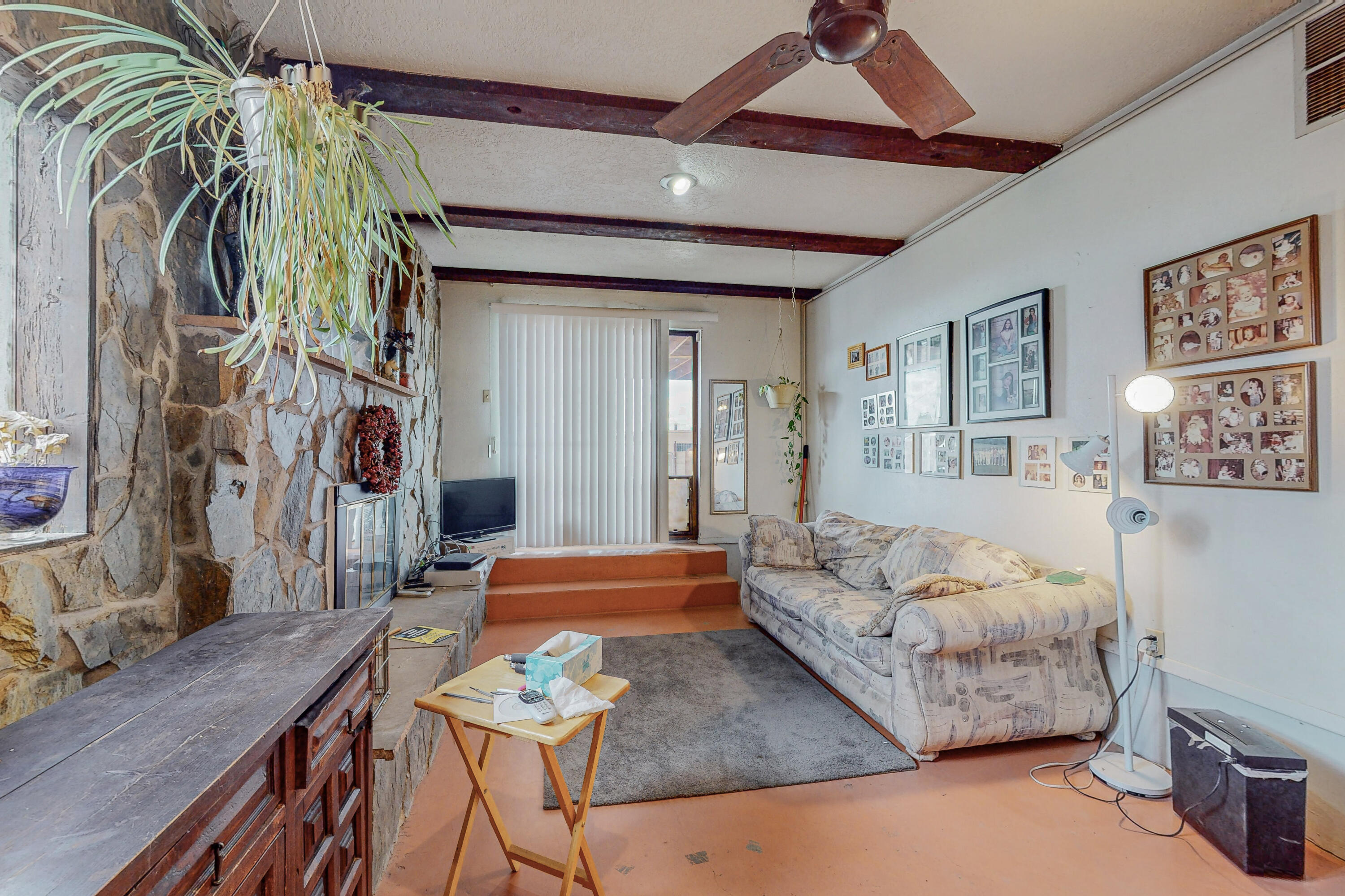 2827 SOLANO Drive NE