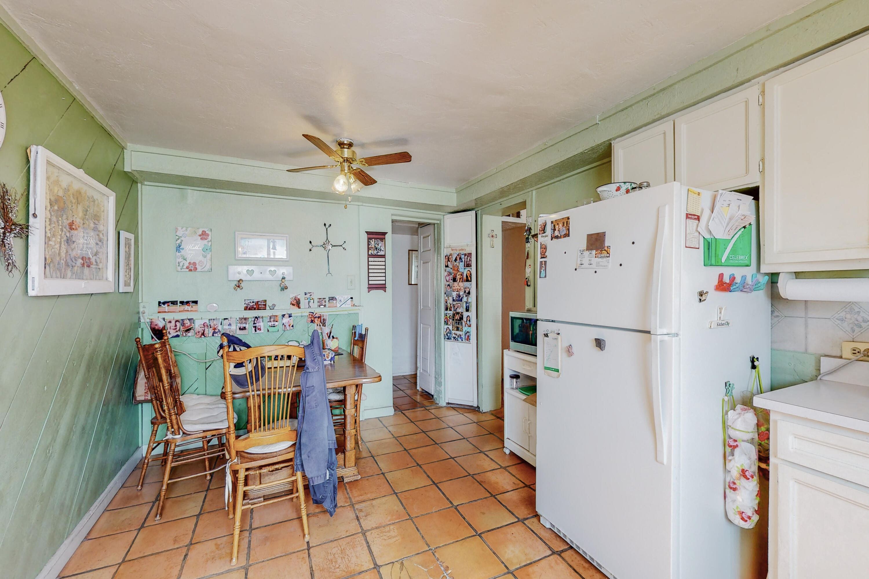 2827 SOLANO Drive NE