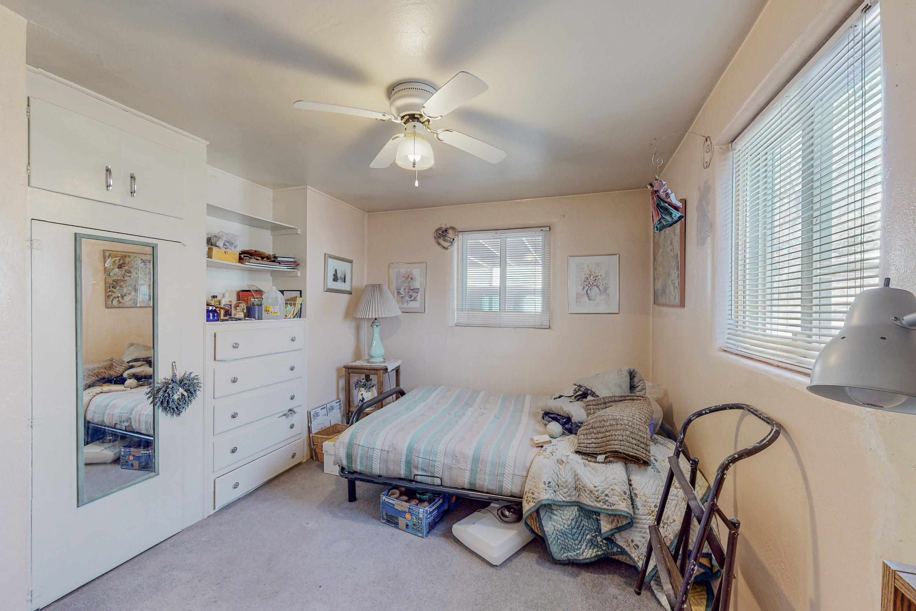 2827 SOLANO Drive NE