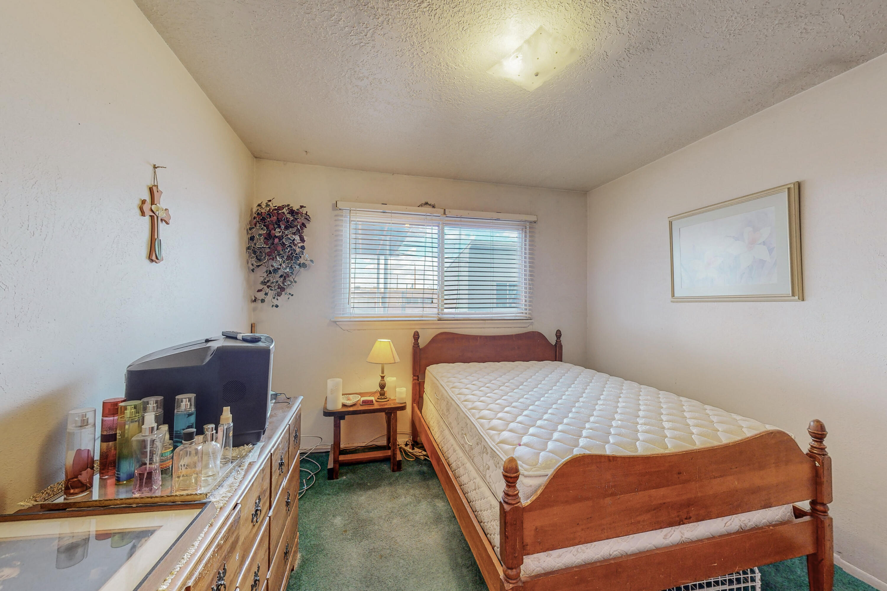 2827 SOLANO Drive NE