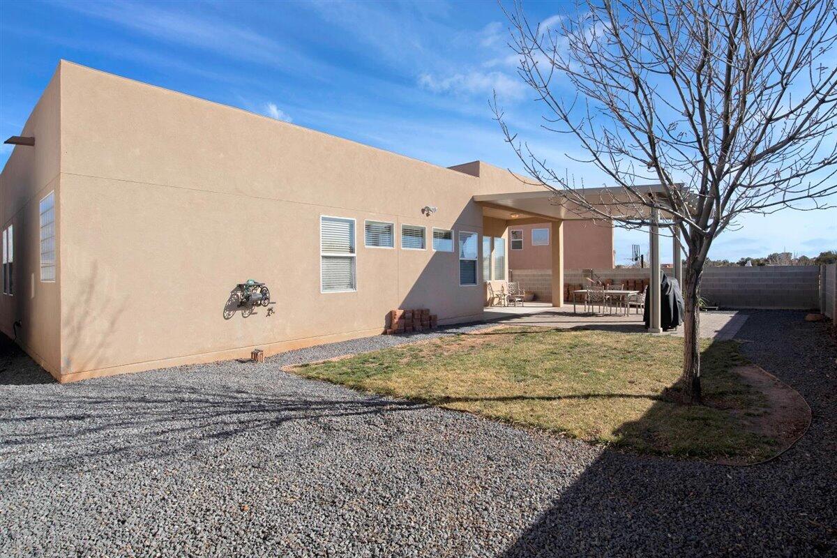 5433 Roosevelt Loop NE