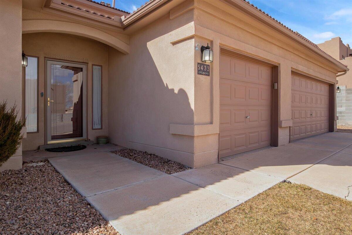 5433 Roosevelt Loop NE
