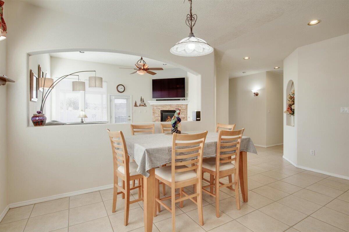 5433 Roosevelt Loop NE