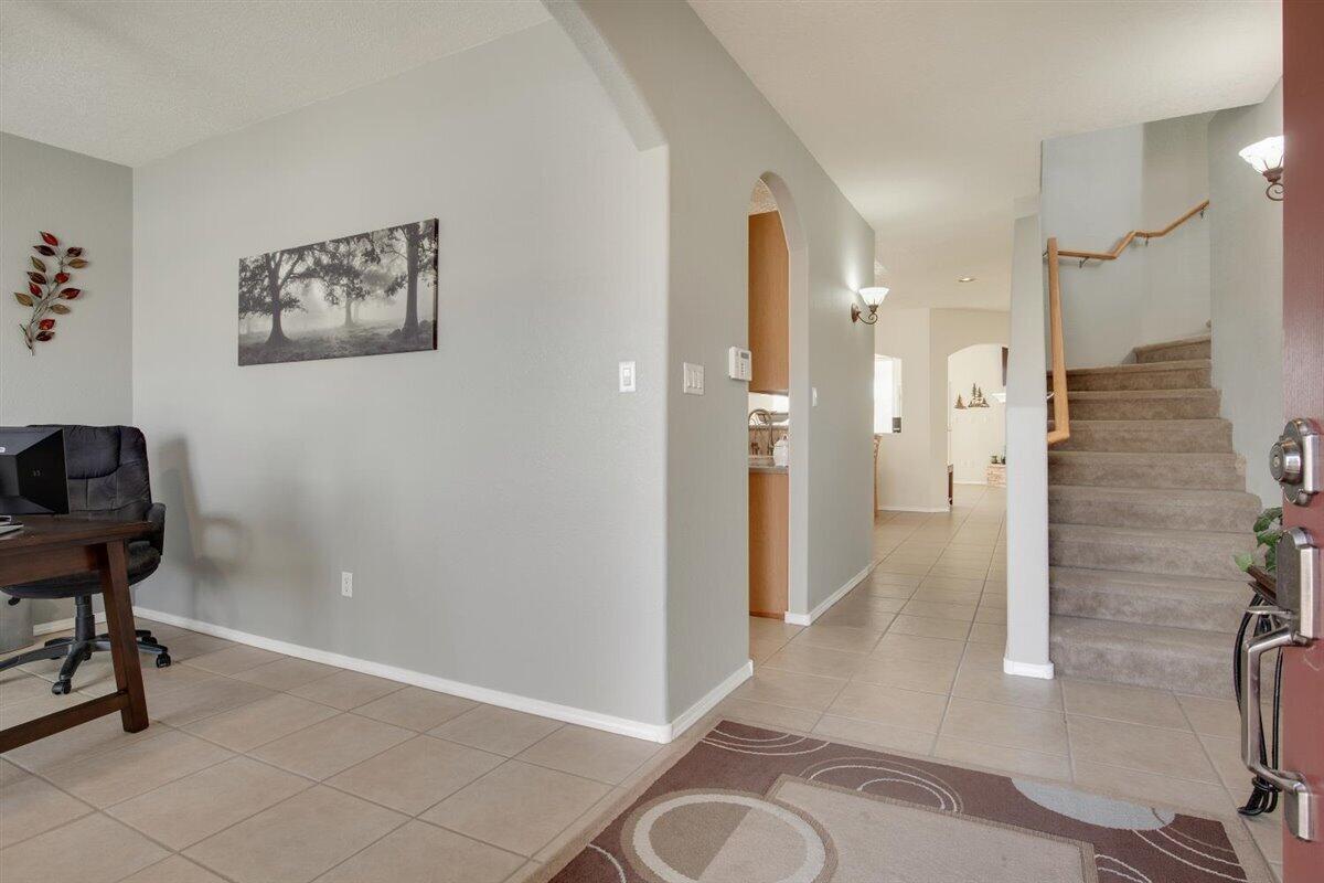 5433 Roosevelt Loop NE