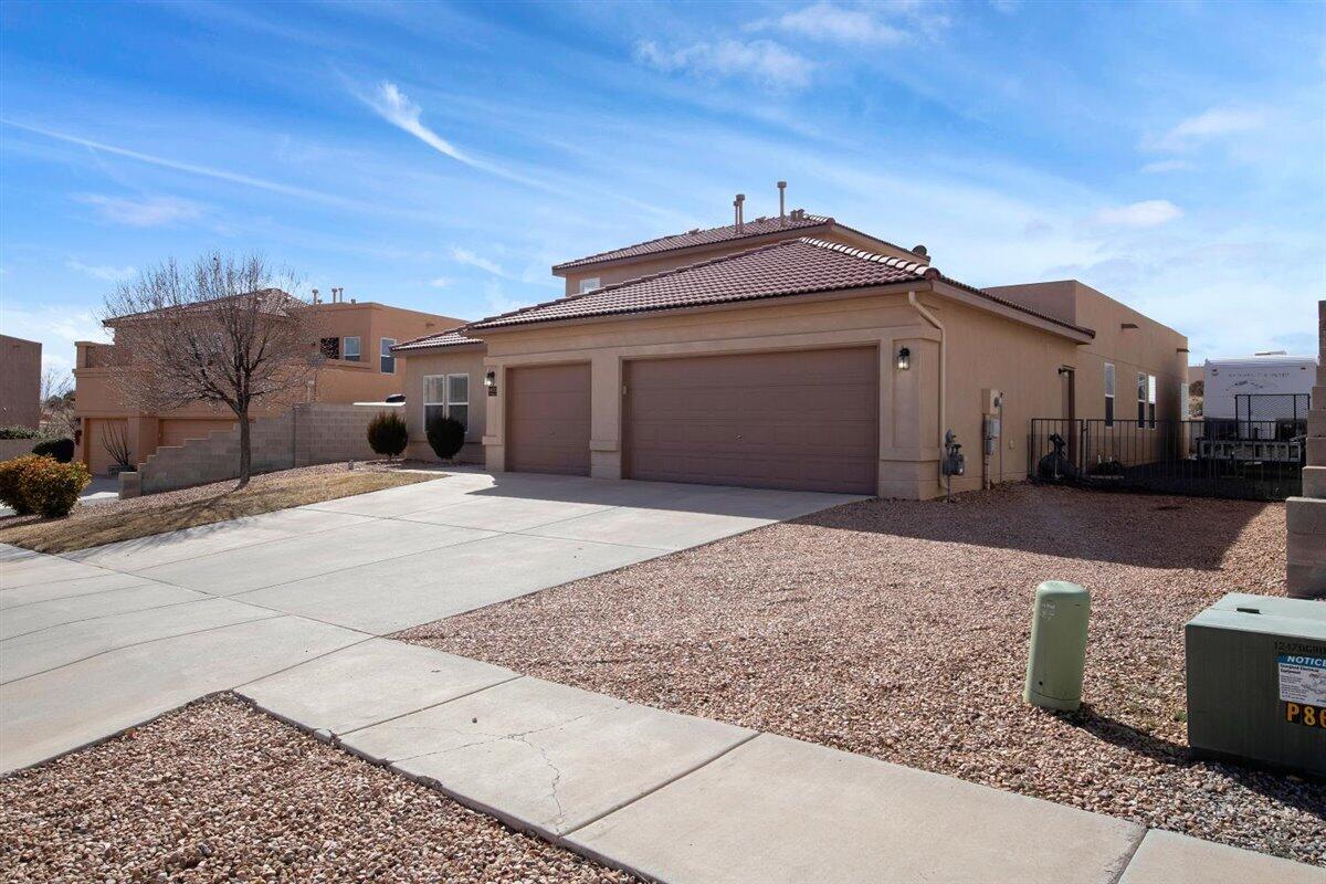 5433 Roosevelt Loop NE
