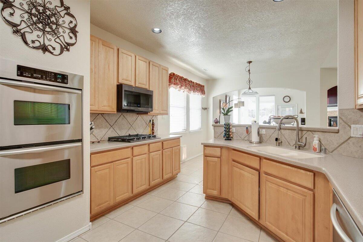 5433 Roosevelt Loop NE