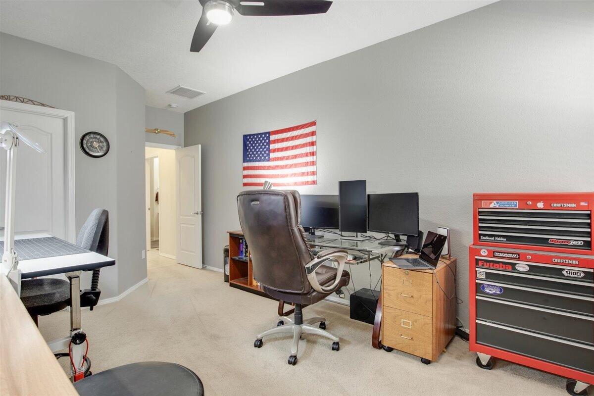 5433 Roosevelt Loop NE