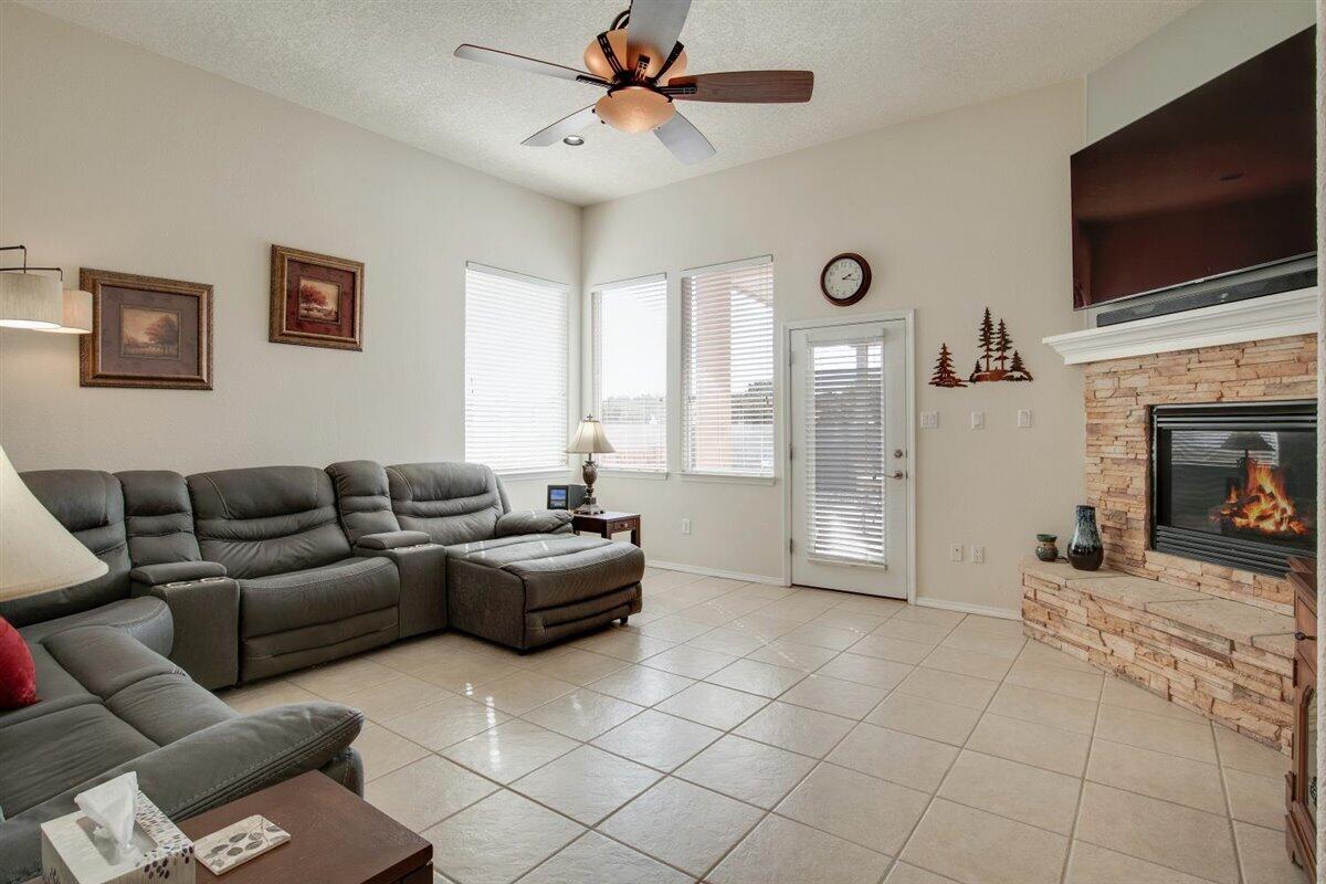 5433 Roosevelt Loop NE
