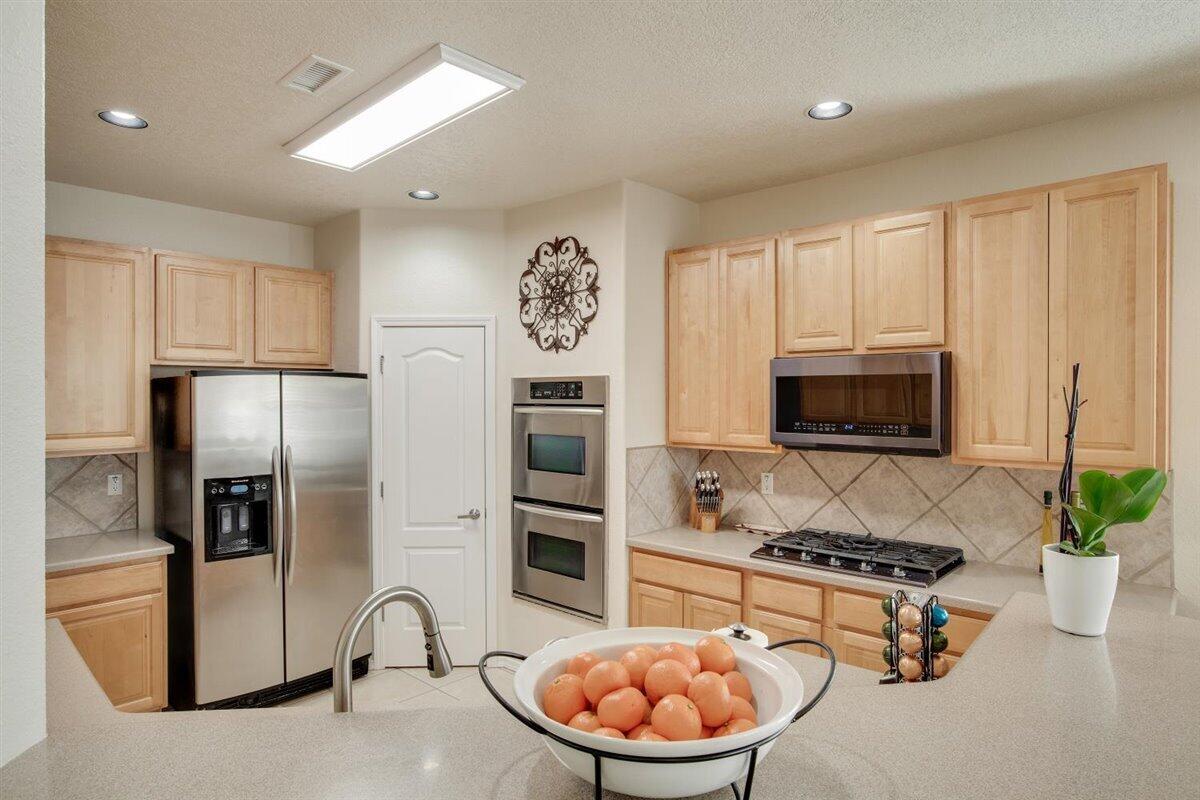 5433 Roosevelt Loop NE