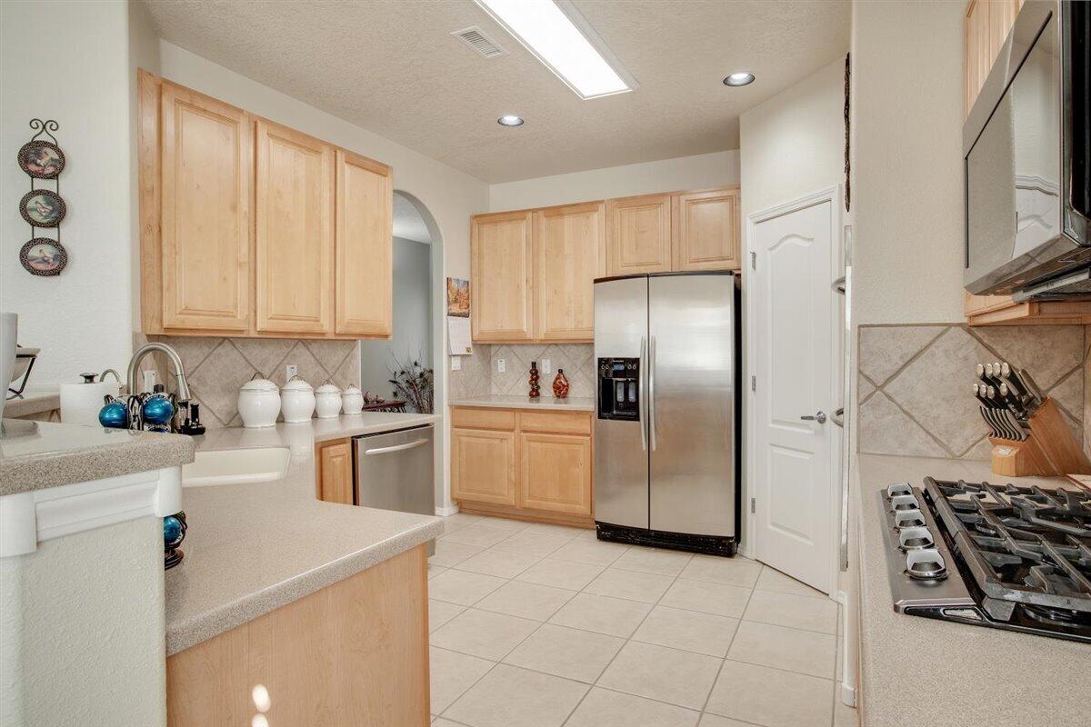 5433 Roosevelt Loop NE