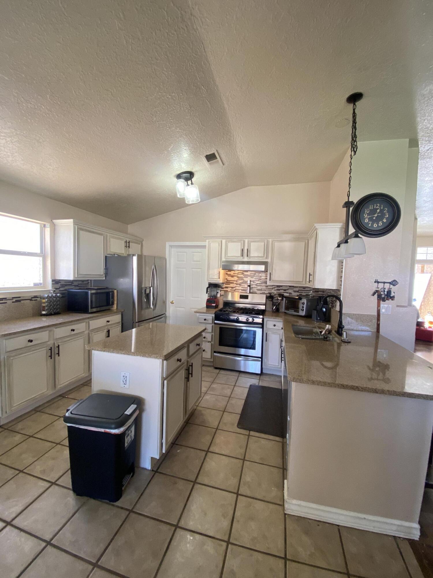 8105 SADDLEBROOK Avenue NW