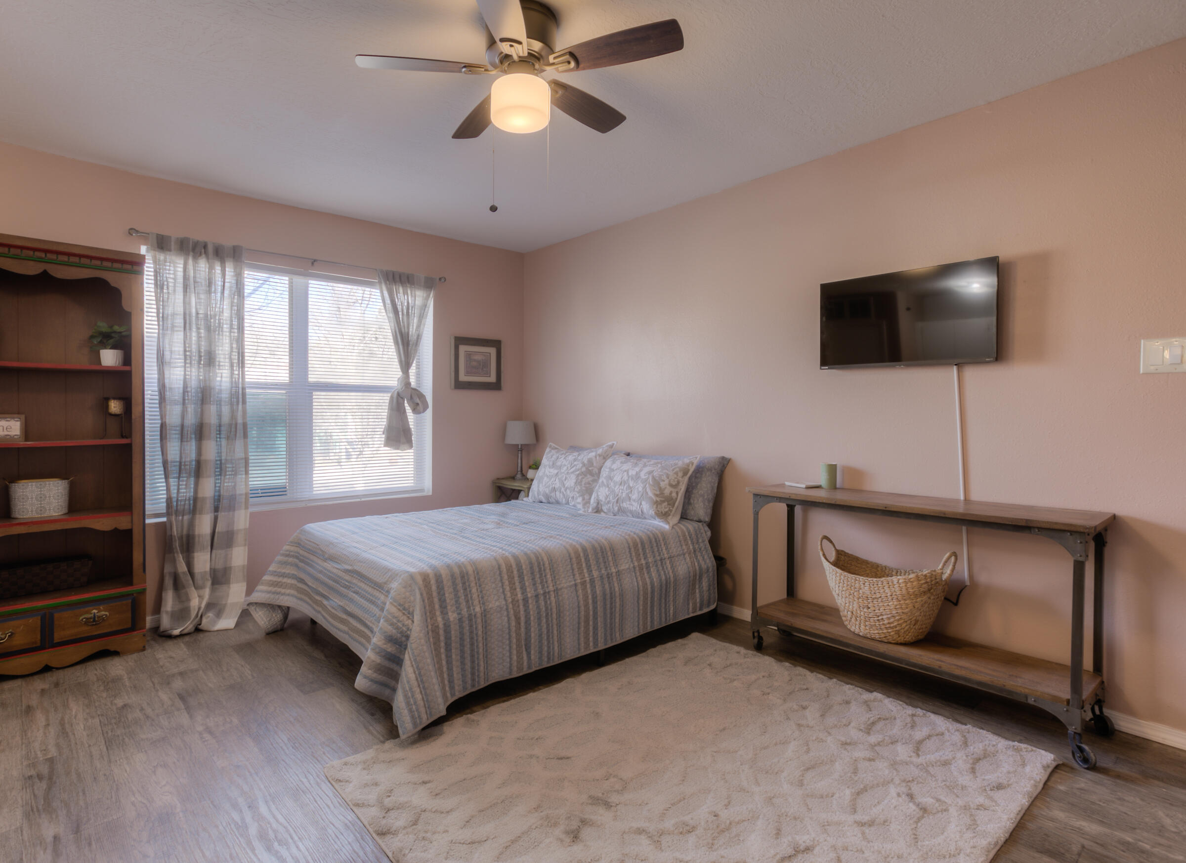 1320 DR MARTIN LUTHER KING JR Avenue NE