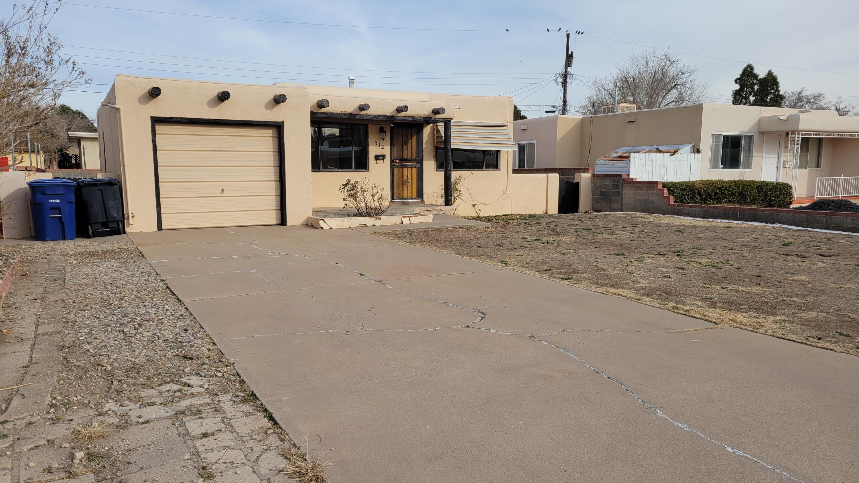 812 CARDENAS Drive NE