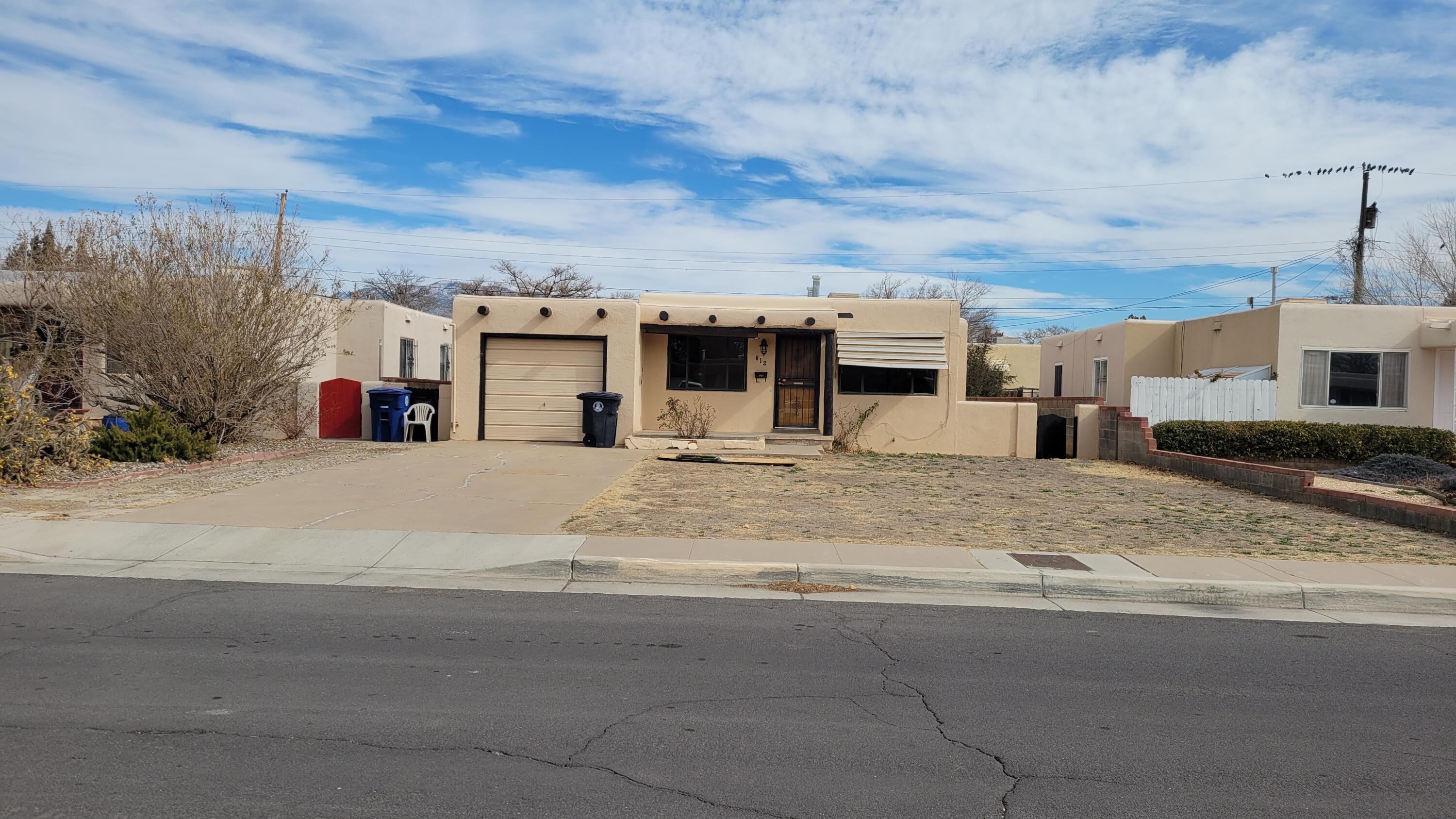 812 CARDENAS Drive NE