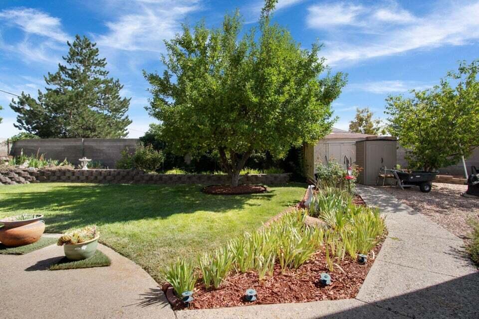 11816 CANYONLANDS Place SE