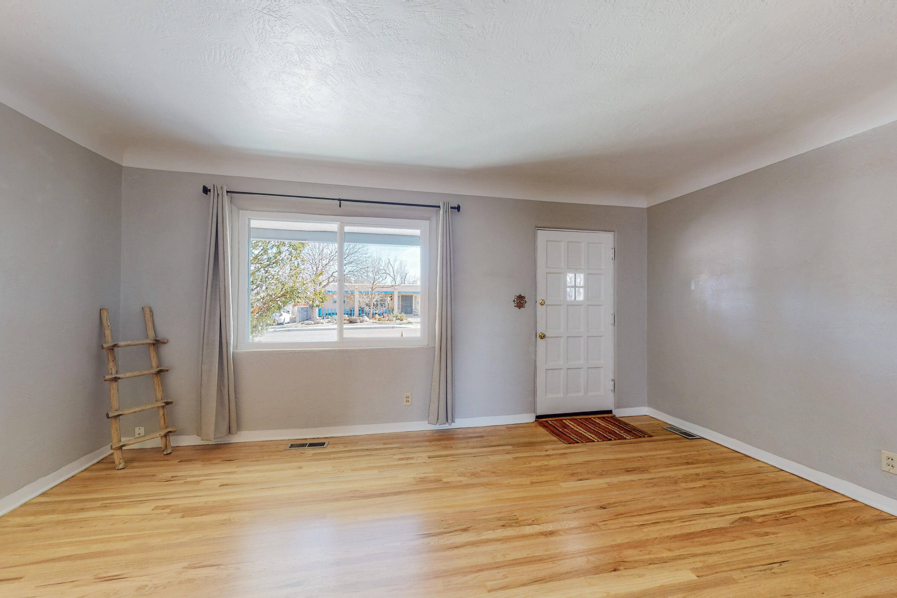 1125 COLUMBIA Drive NE
