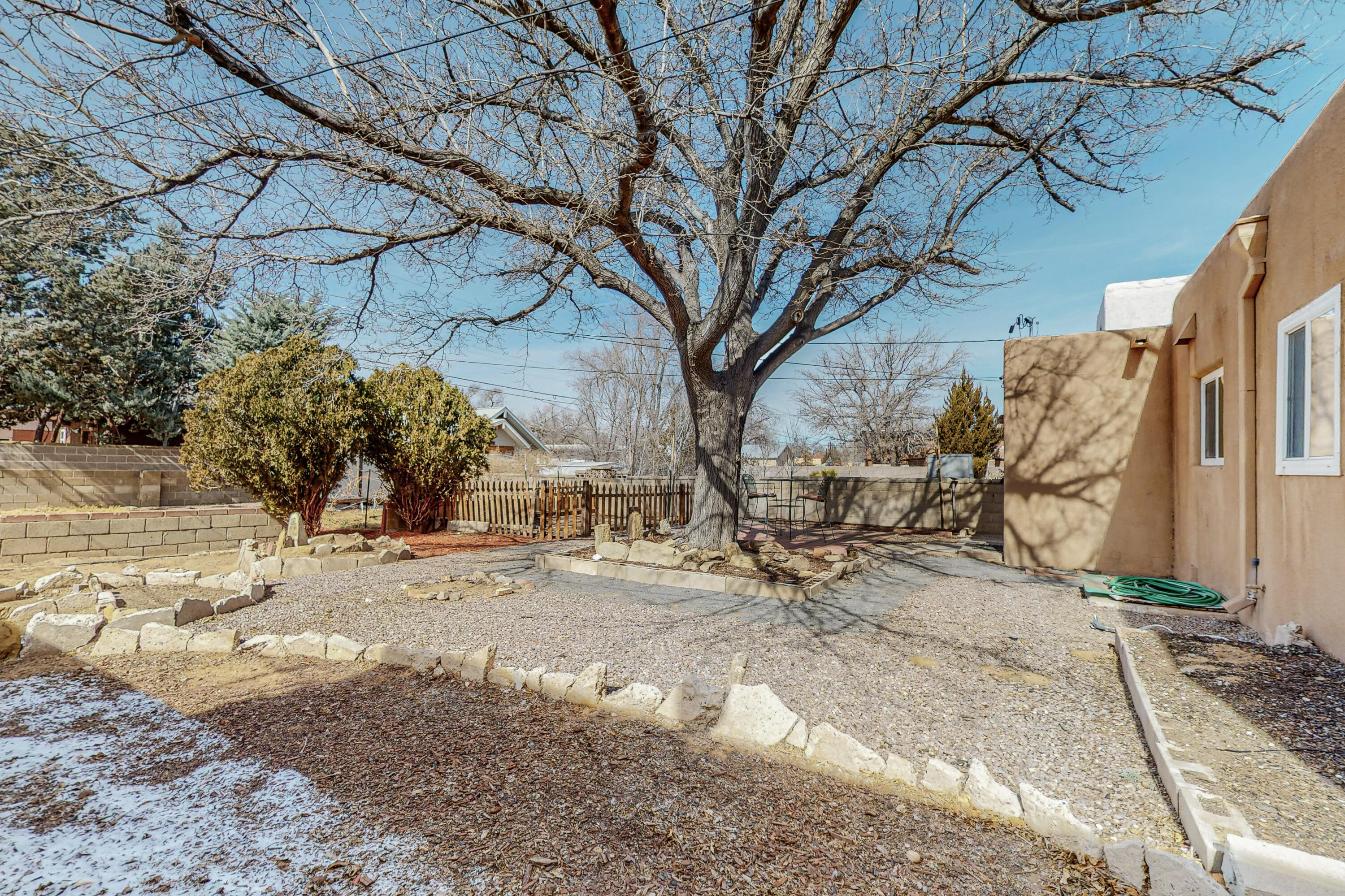 1125 COLUMBIA Drive NE