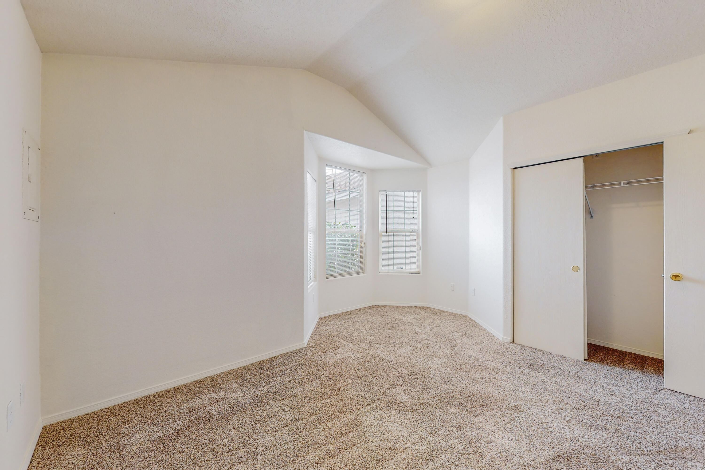 921 Avenida Las Vistas NW